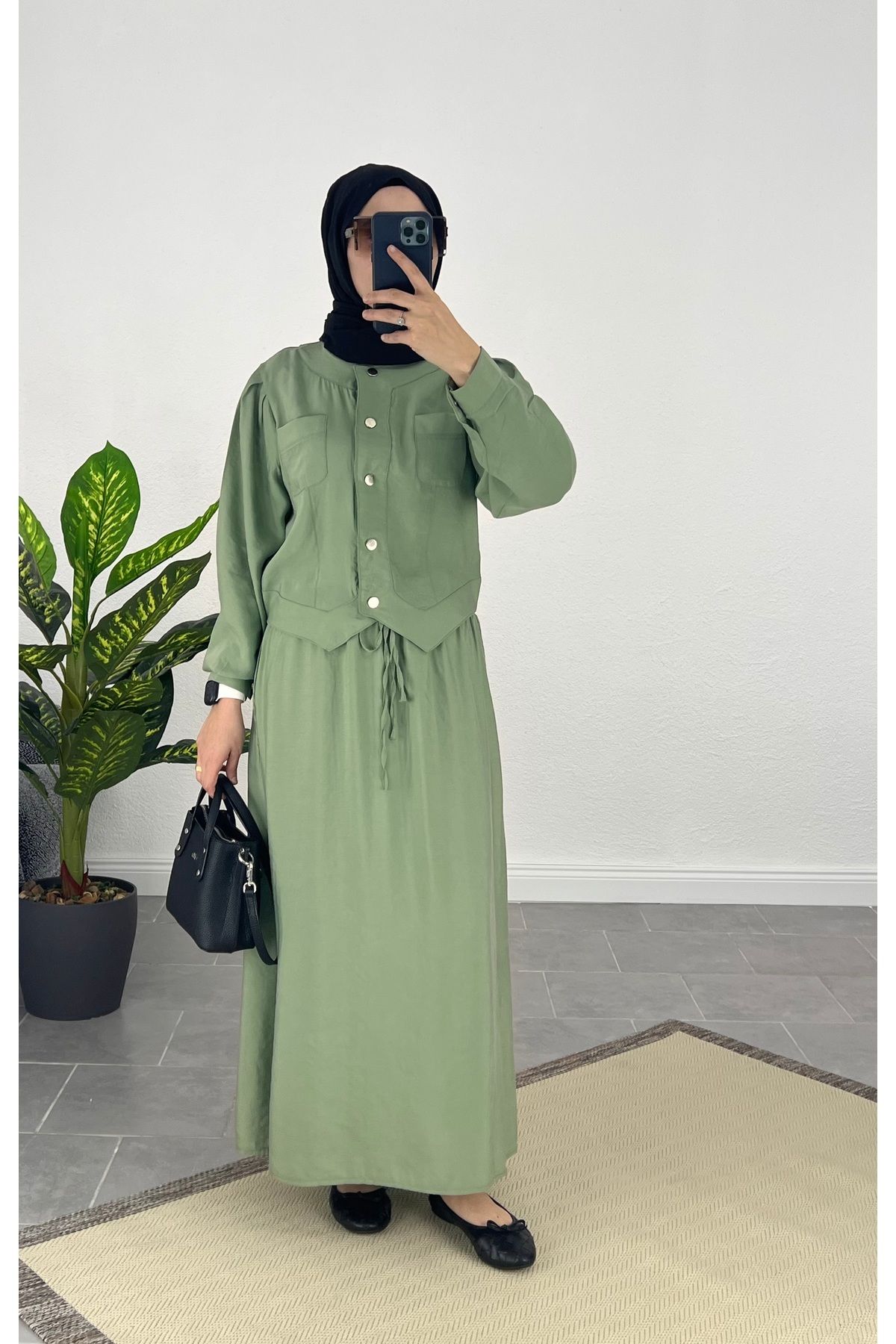 Elifkaracabutik Çıtçıtlı Etekli Alt-Üst Takım