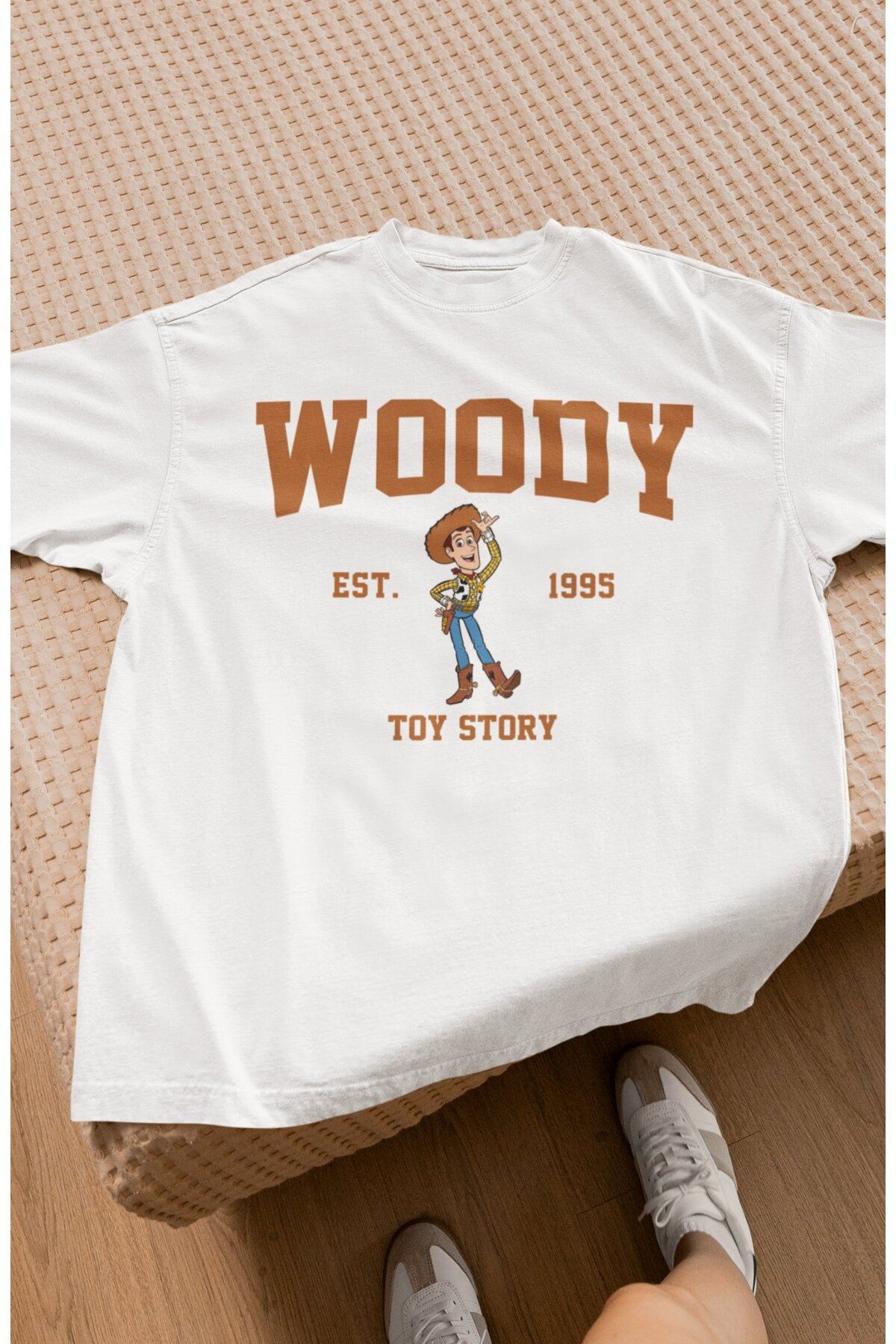 Fuddy Moda Unisex Toy Story Woody 1995 Baskılı Tişört, Oversize Oyuncak Hikayesi Temalı T-Shirt