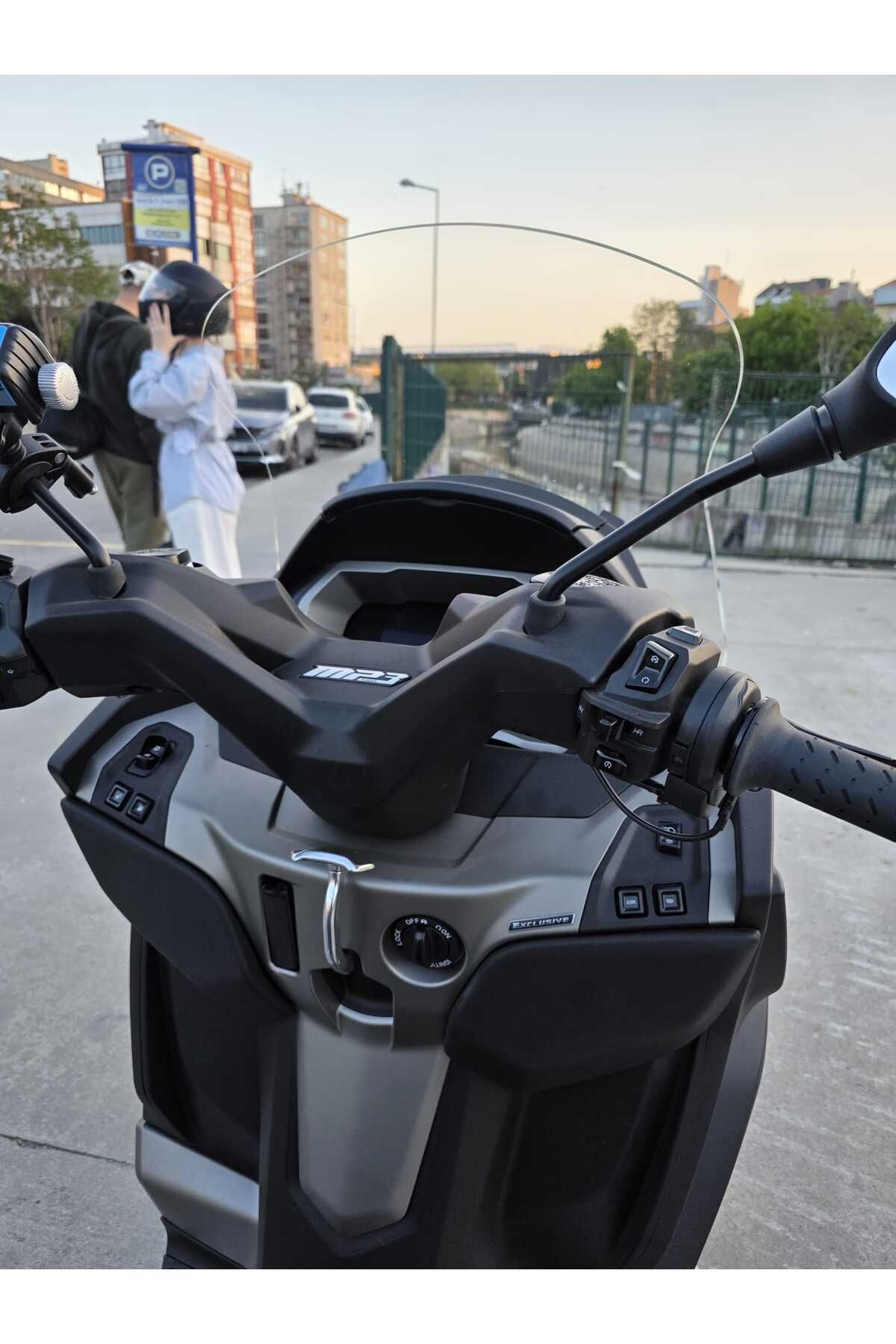 Piaggio MP3 530 Siperlik Ön Cam 2023-2025 Model 60cm Şeffaf Renkli 4mm ORTA BOYLU