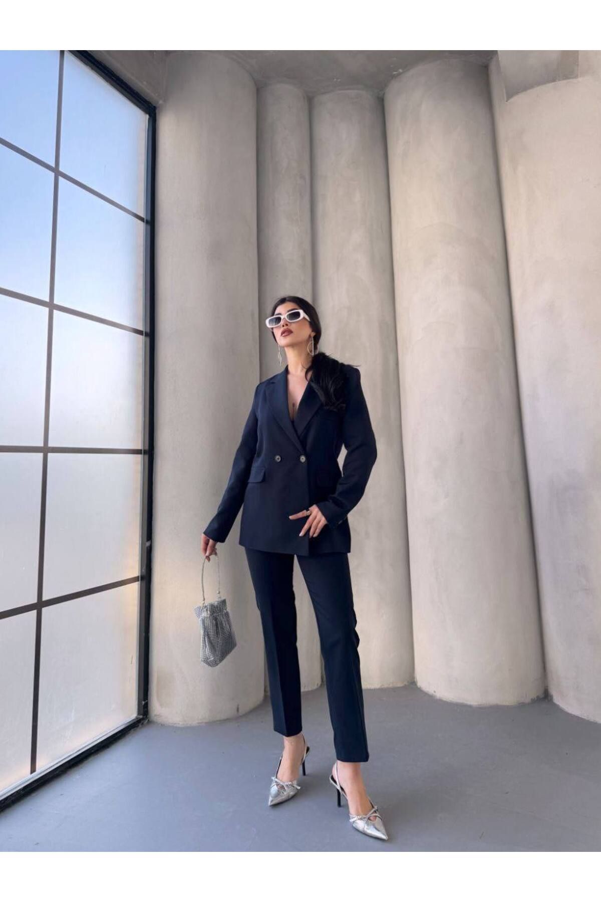 Castivo Fashion Çift Düğmeli Kruvaze Ceketli Takım