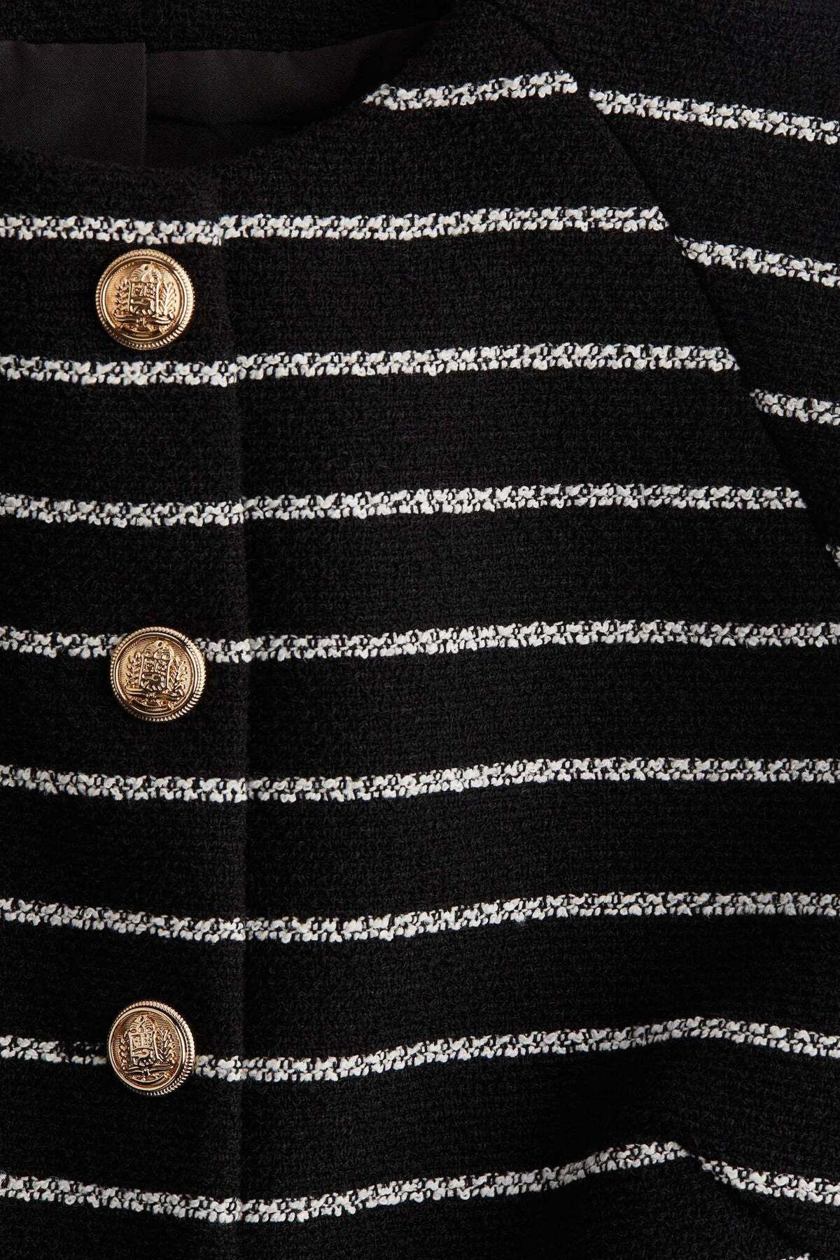 H&M-Button-front top 4