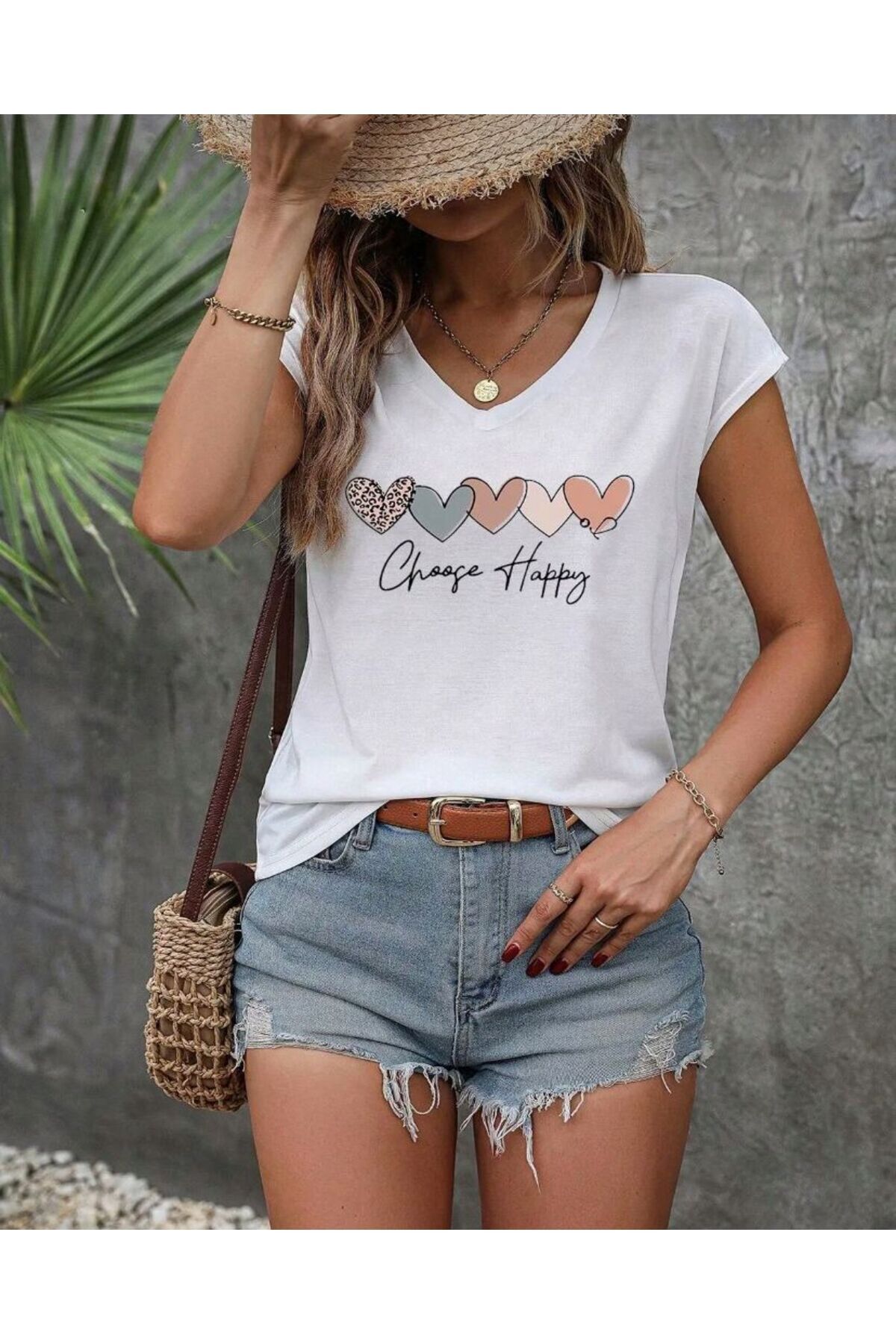 SOKAKTA HAPPY KALP BASKILI OVERSİZE RAHAT KESİM V YAKA T-SHİRT