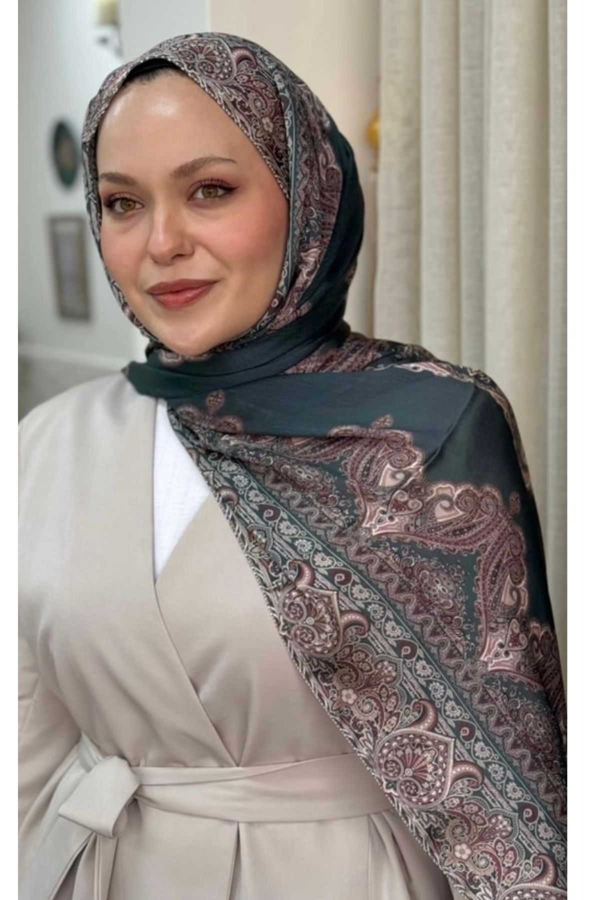RawelScarf Zümrüt Yeşili Etnik Desen İpek Şal
