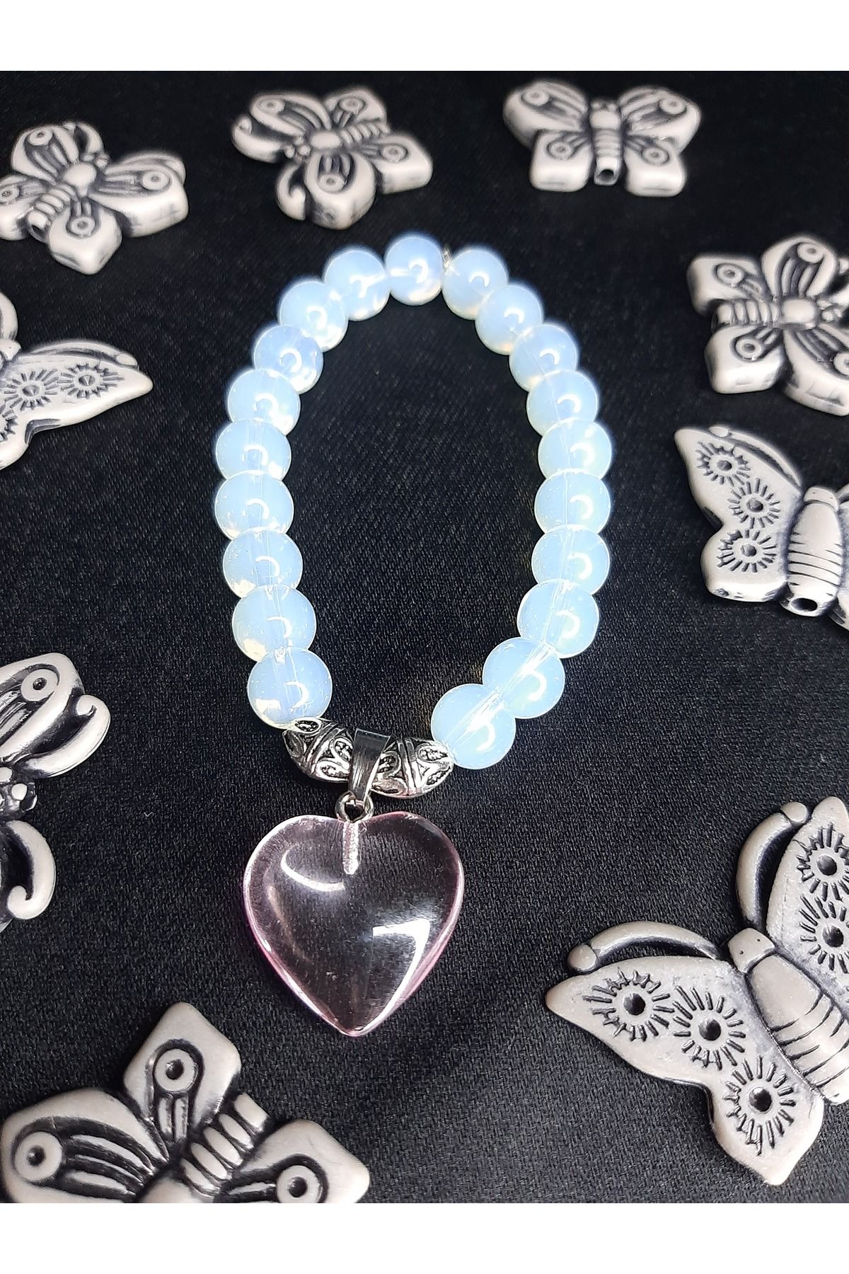 makadi El Yapımı Opal Görünümlü Boncuklu Bileklik – Pembe Kalp Charm Detaylı