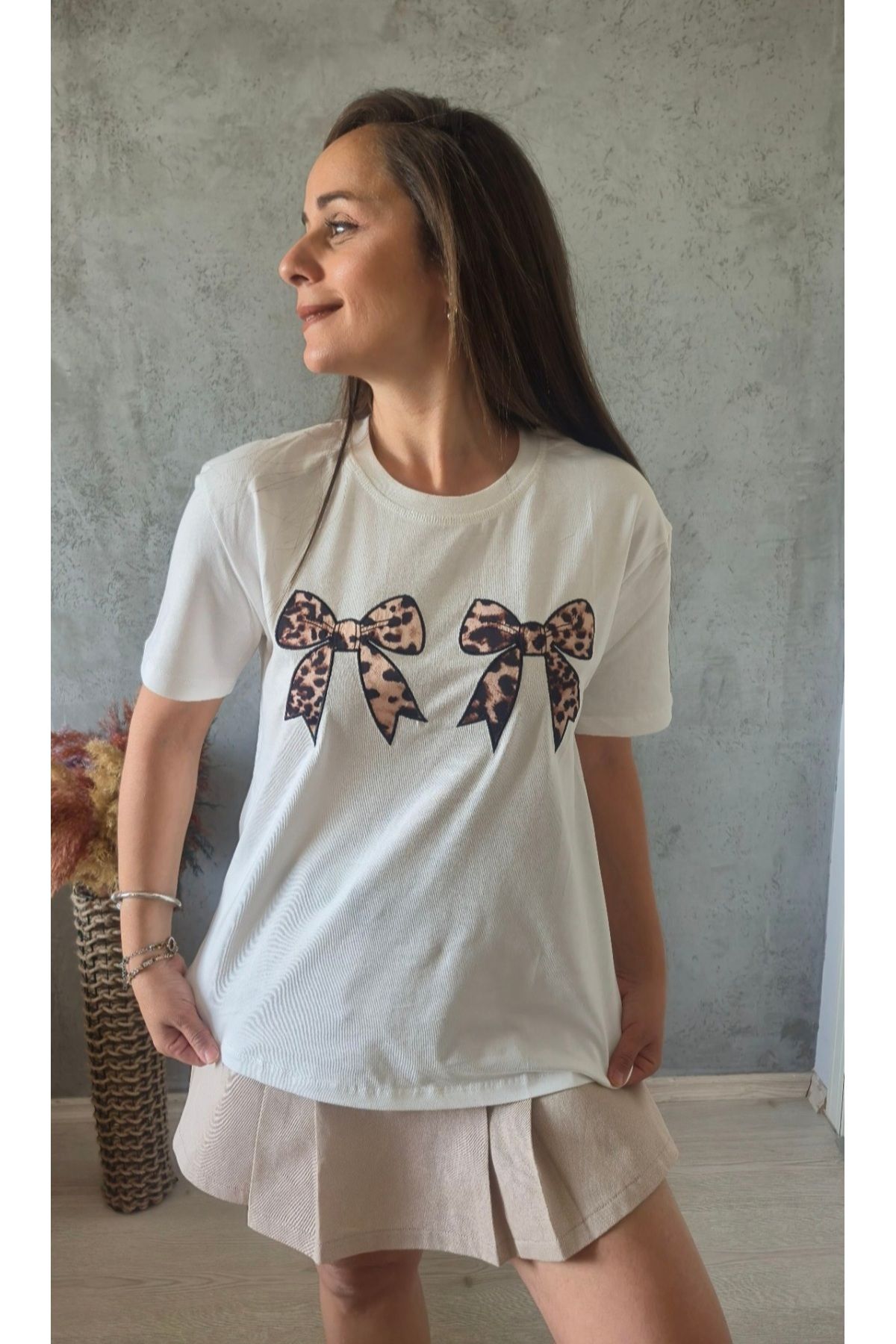 Butik Fiyonk Desenli Tişört