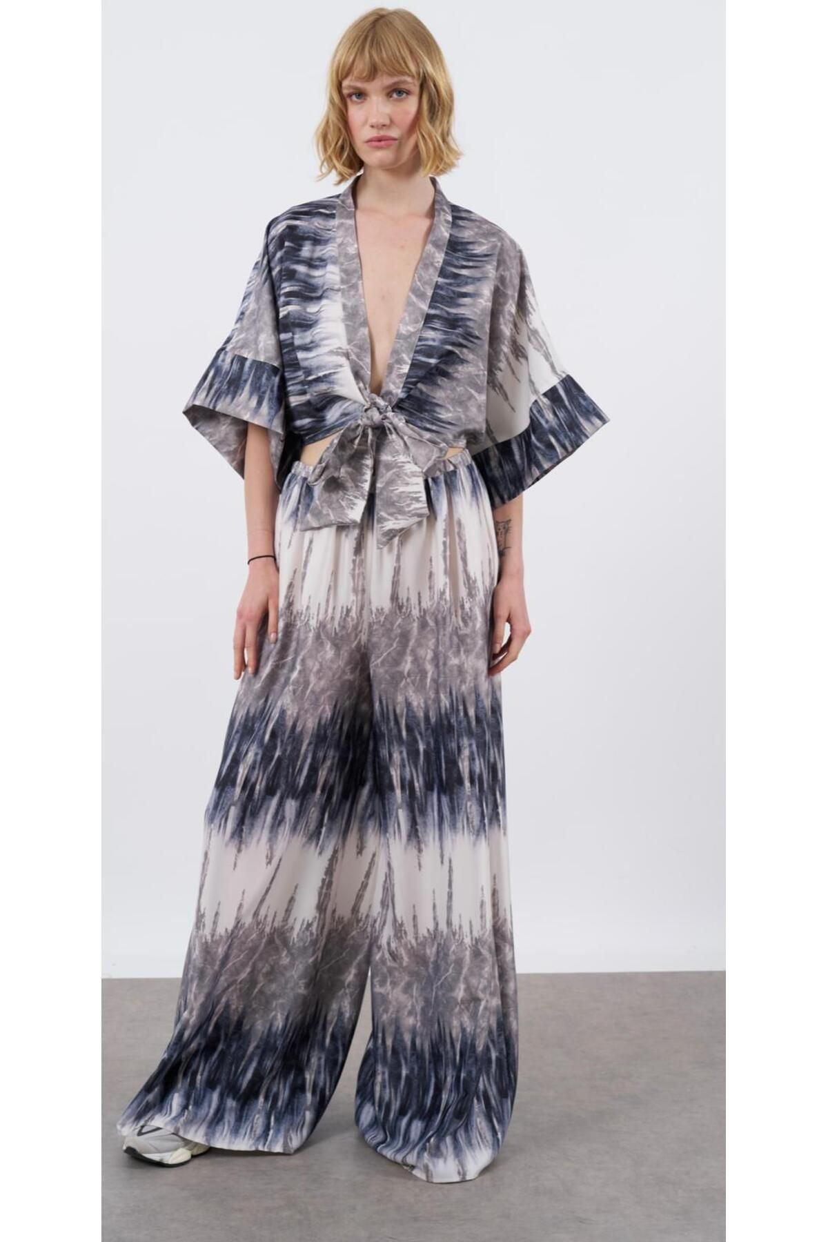ayşekadınboutique alt üst