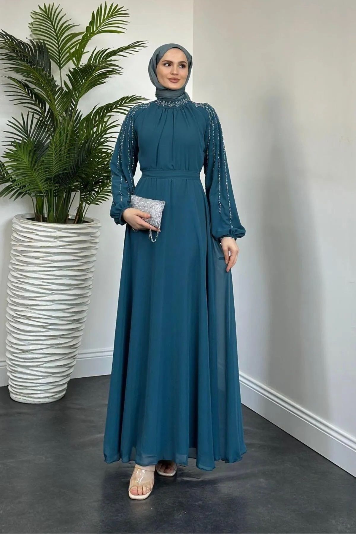 Trendy Butik Kadın Janjanlı Kolları Taşlı Abiye - Turkuaz