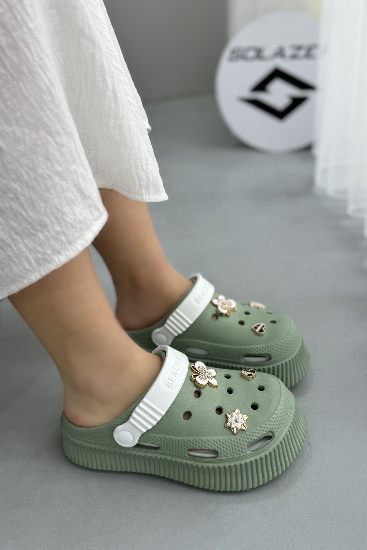 Elvin Shoe Kadın Terlik - Haki Ortopedik Tabanlı Taşlı Günlük