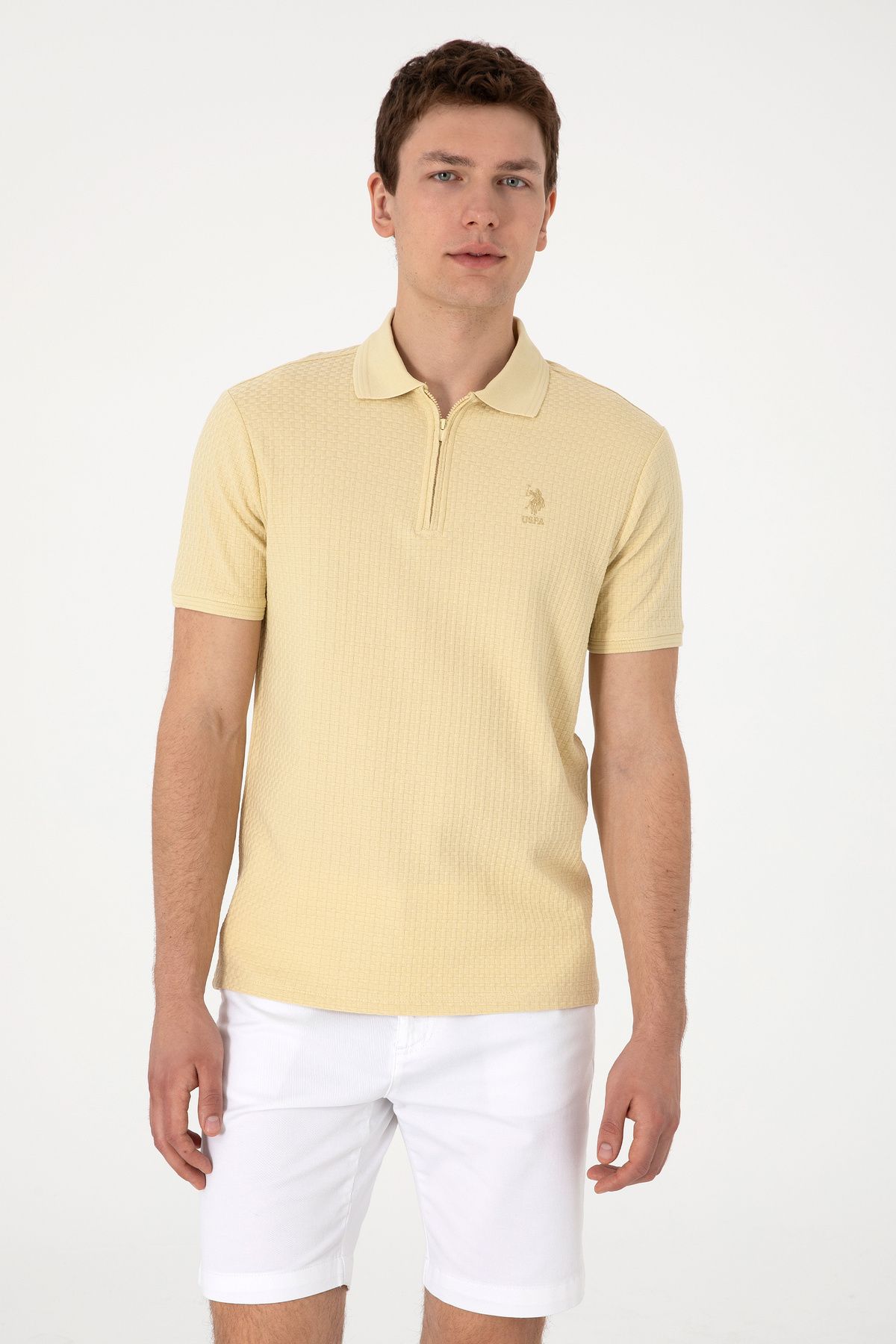 U.S. Polo Assn. U.S. POLO ERKEK FERMUARLI REGULAR FİT TRİKO T-SHIRT G081SZ011.000.2102984 BANE 183 AÇIK HAKİ