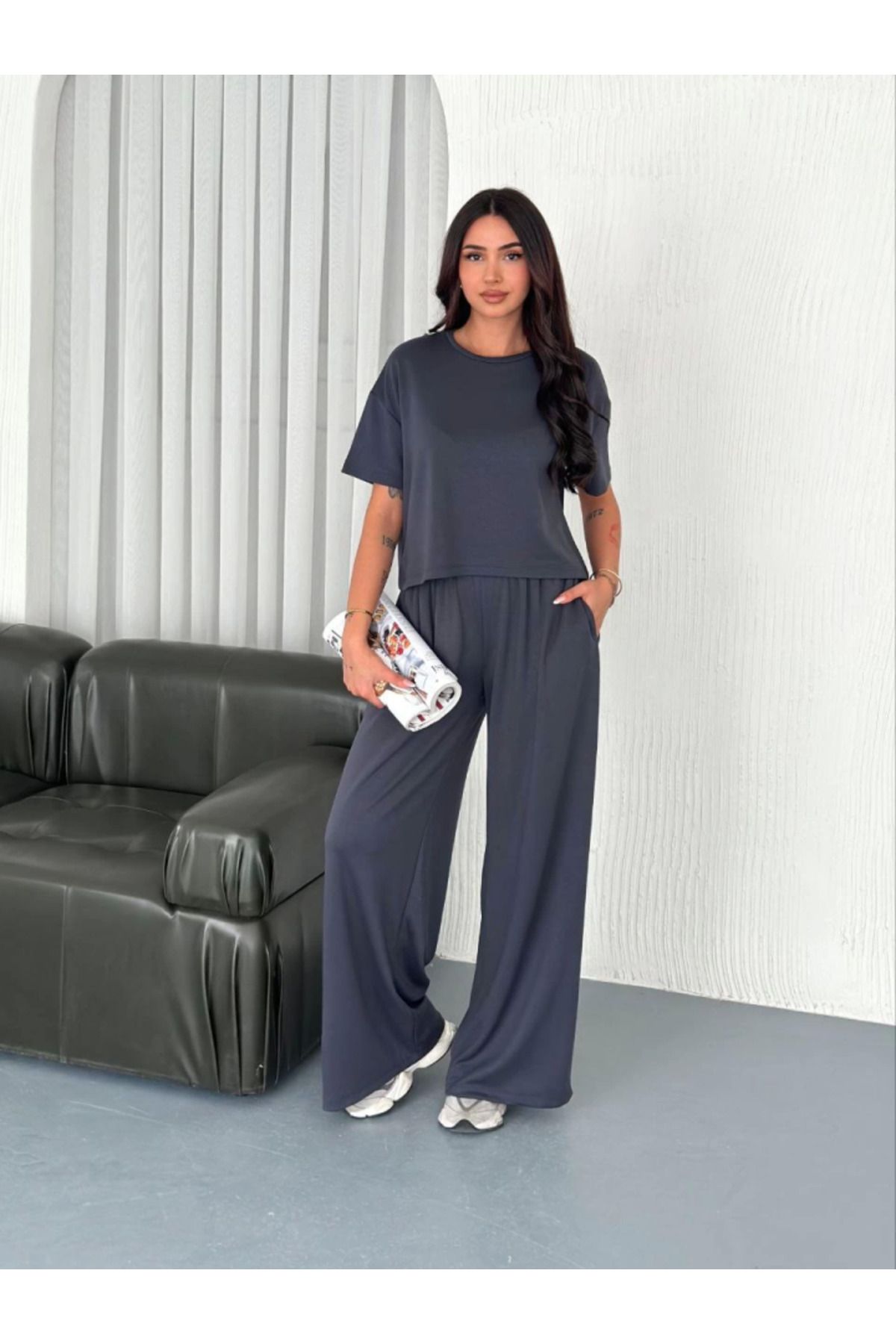 VELİZADE Konfor Modeli Beli Lastikli Yumuşak Dokulu Kumaş Bisiklet Yaka T-shirt Bol Paça Pantalon İkili Takım