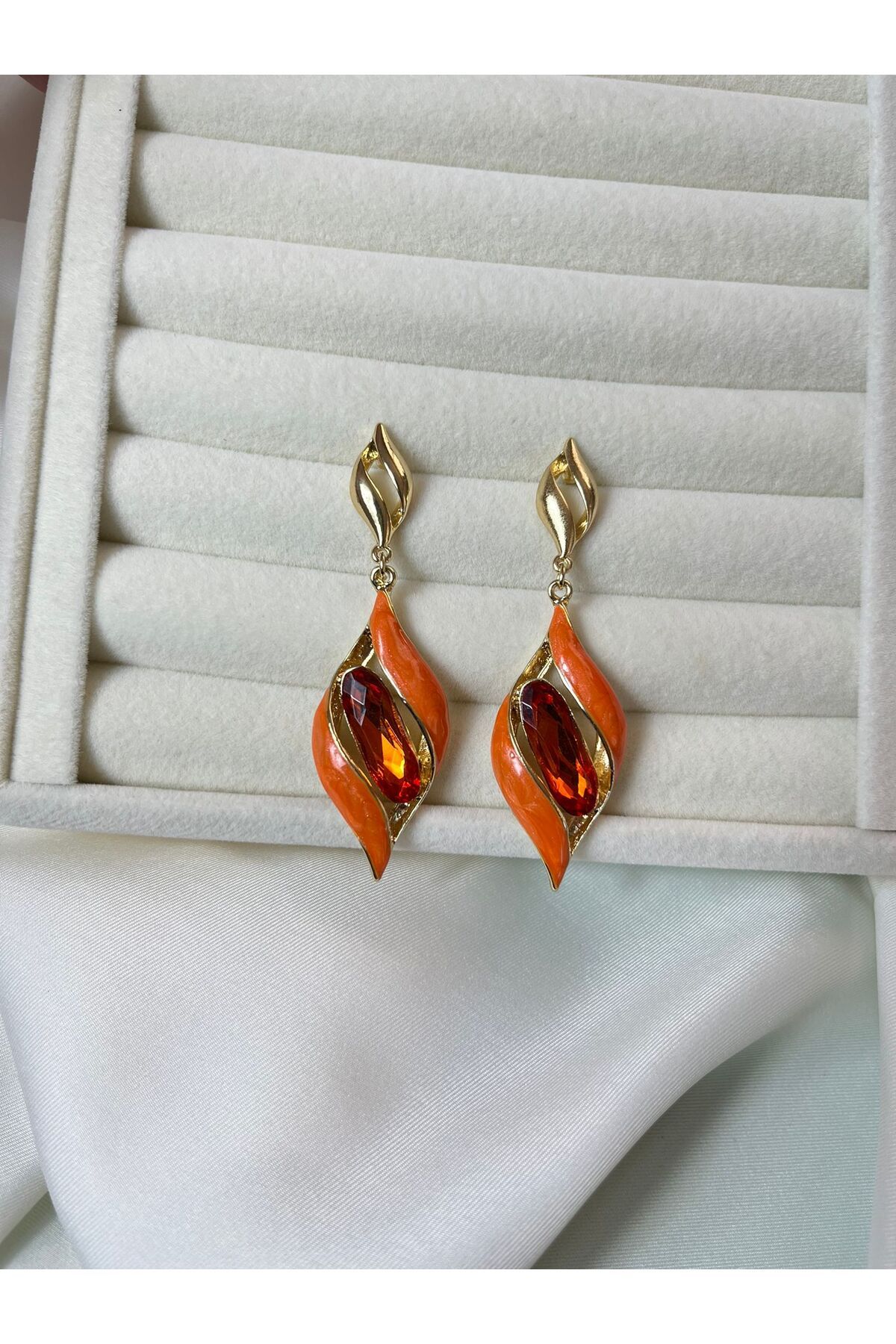 Orvix Accessories Turuncu İşlemeli Kararmaz Sallantılı Vintage Kadın Yazlık Küpe Abiye Küpe Hediyelik Küpe