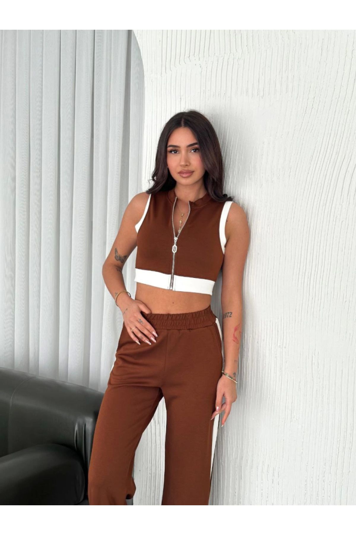 VELİZADE Bisiklet Yaka Fermuarlı Konfor Modeli Crop Bluz Eşofman Beli Lastikli Spor İkili Alt Üst Takımı