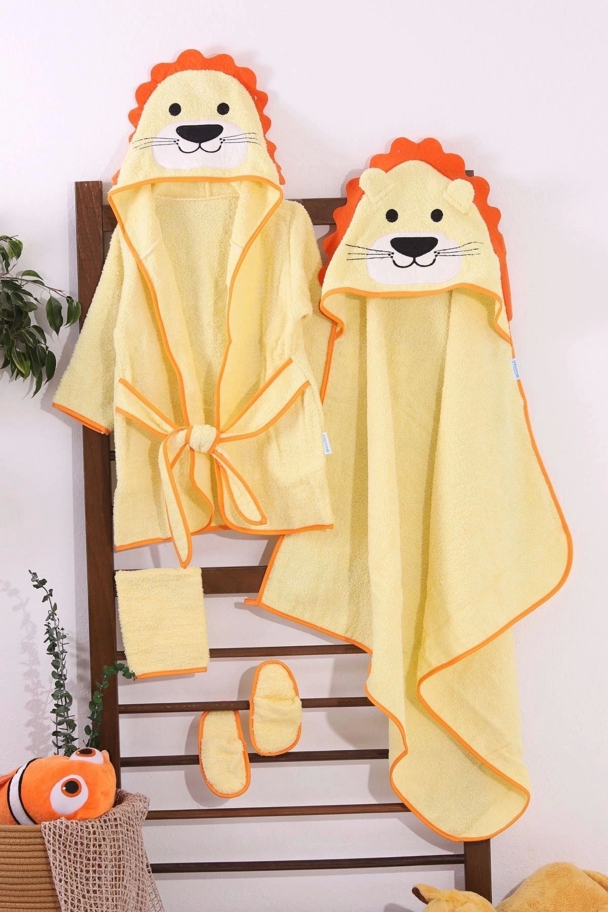 Buude Kids Aslan Figürlü 4 Parça Unisex Bornoz Seti fotoğrafı 3 (önizleme)