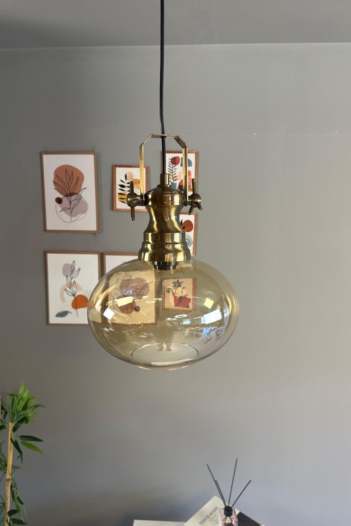 Bamyum Solvia Cam Bal Rengi Tekli Avize Retro Sarkıt Lamba Salon Aydınlatma