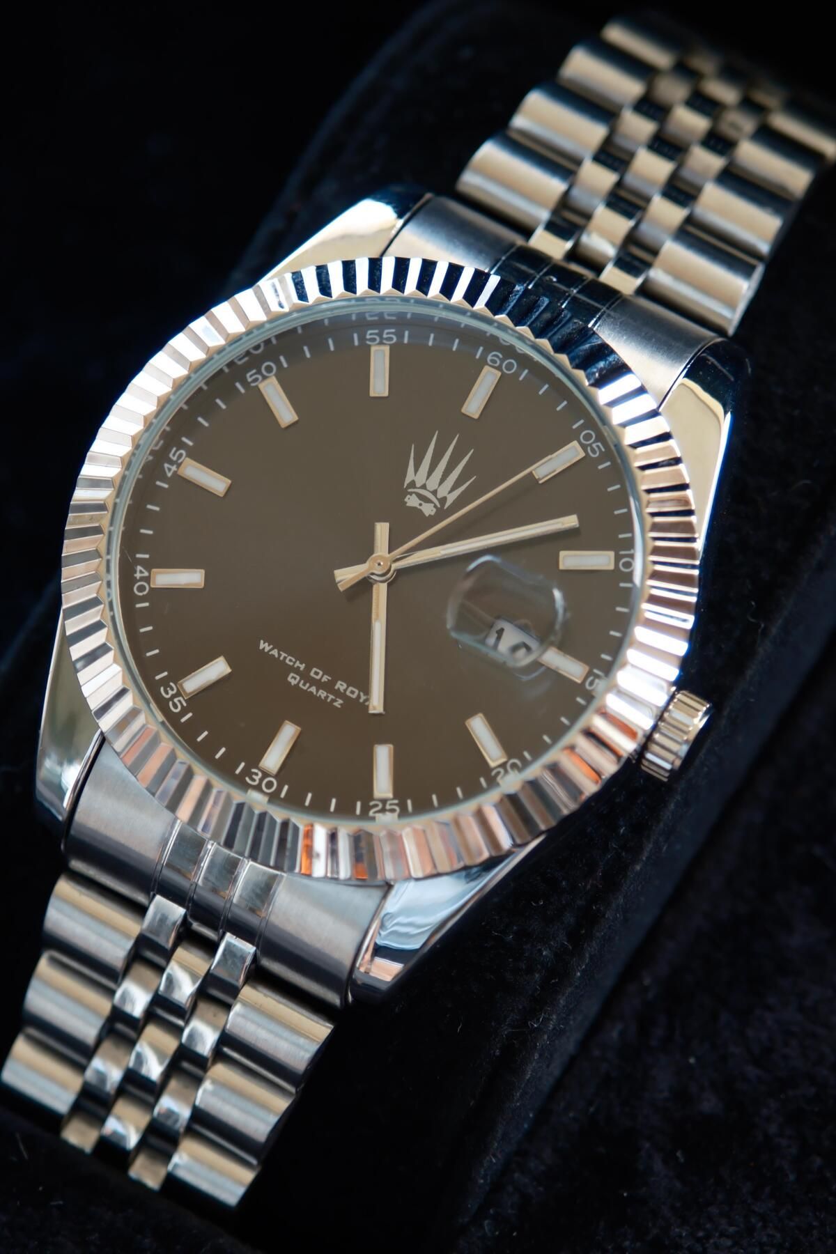 WATCHOFROYAL Crest Line Silver Siyah Kol Saati