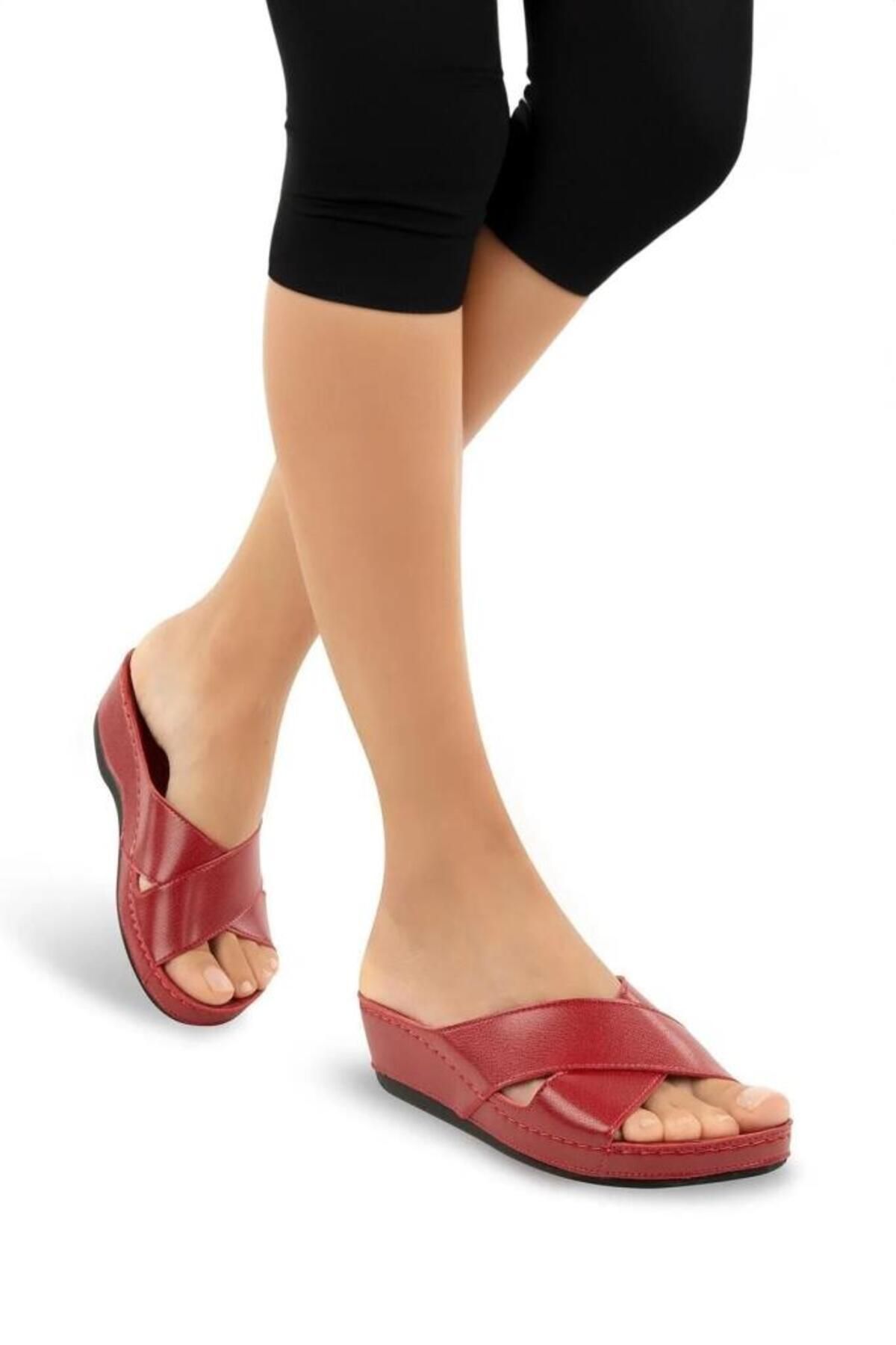 Muya Active 31135-005 Topuk Jelli Anatomik Taban Kadın Terlik Kırmızı 36-40