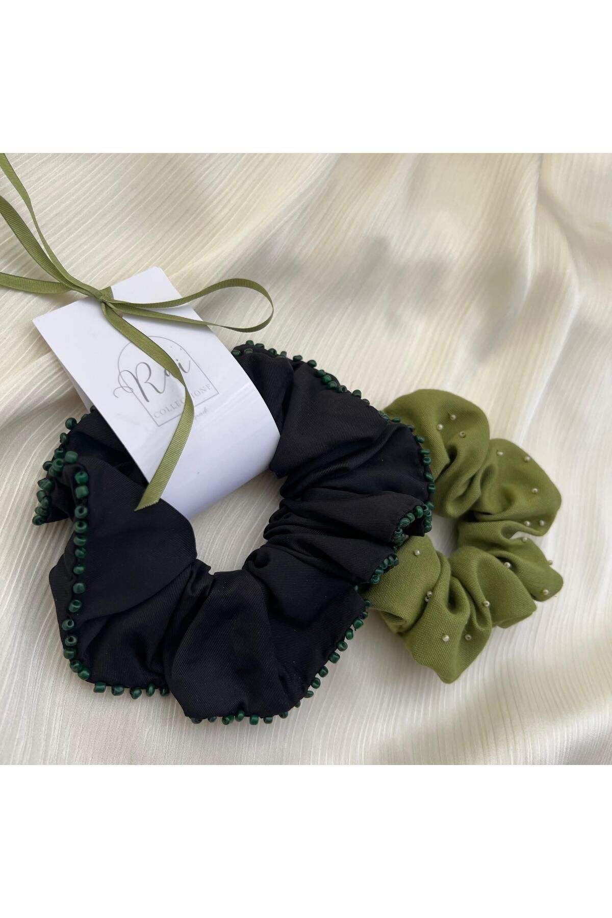 OLEARTISTIC Boncuk Detaylı Siyah Yeşil 2'li Scrunchie Saç Tokası Seti – Şık & Zarif