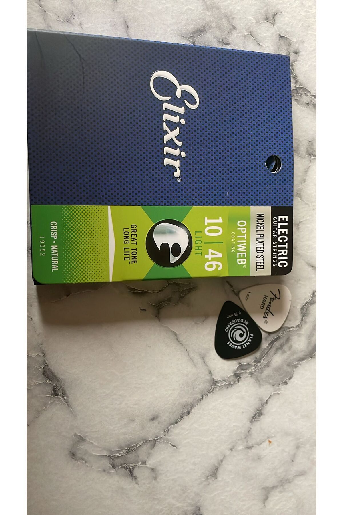 Elixir ELİXİR elektronik gitar teli + fender 1mm pena + daddario 0.75mm pena