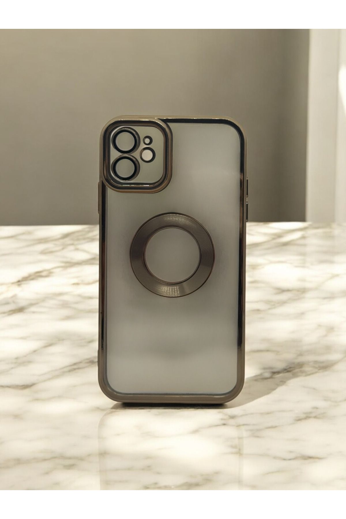 DUBİGOLD İPHONE 11 UYUMLU KAMERA KORUMALI LOGO GÖSTEREN OMEGA KILIF