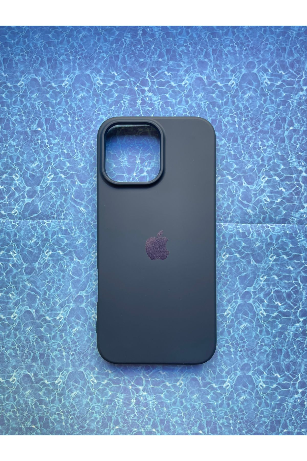 BCNCASE IPHONE 13-14 LOGOLU İLE UYUMLU LANSMAN SİLİKON İÇİ KADİFE KAPAK KILIF