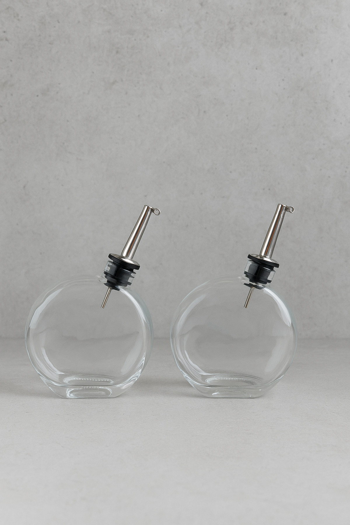Mirilliahome-Set of 2 Glass Oil Pot, Vinegar Pot and Sauce Bowl with Silver Lid 500 ml 1
