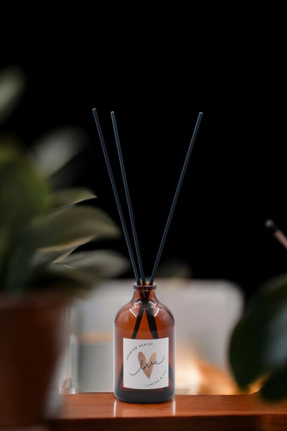 LUMİNA Premium Love – Pudra Oda Kokusu 100 ml (Amber Cam Şişe)