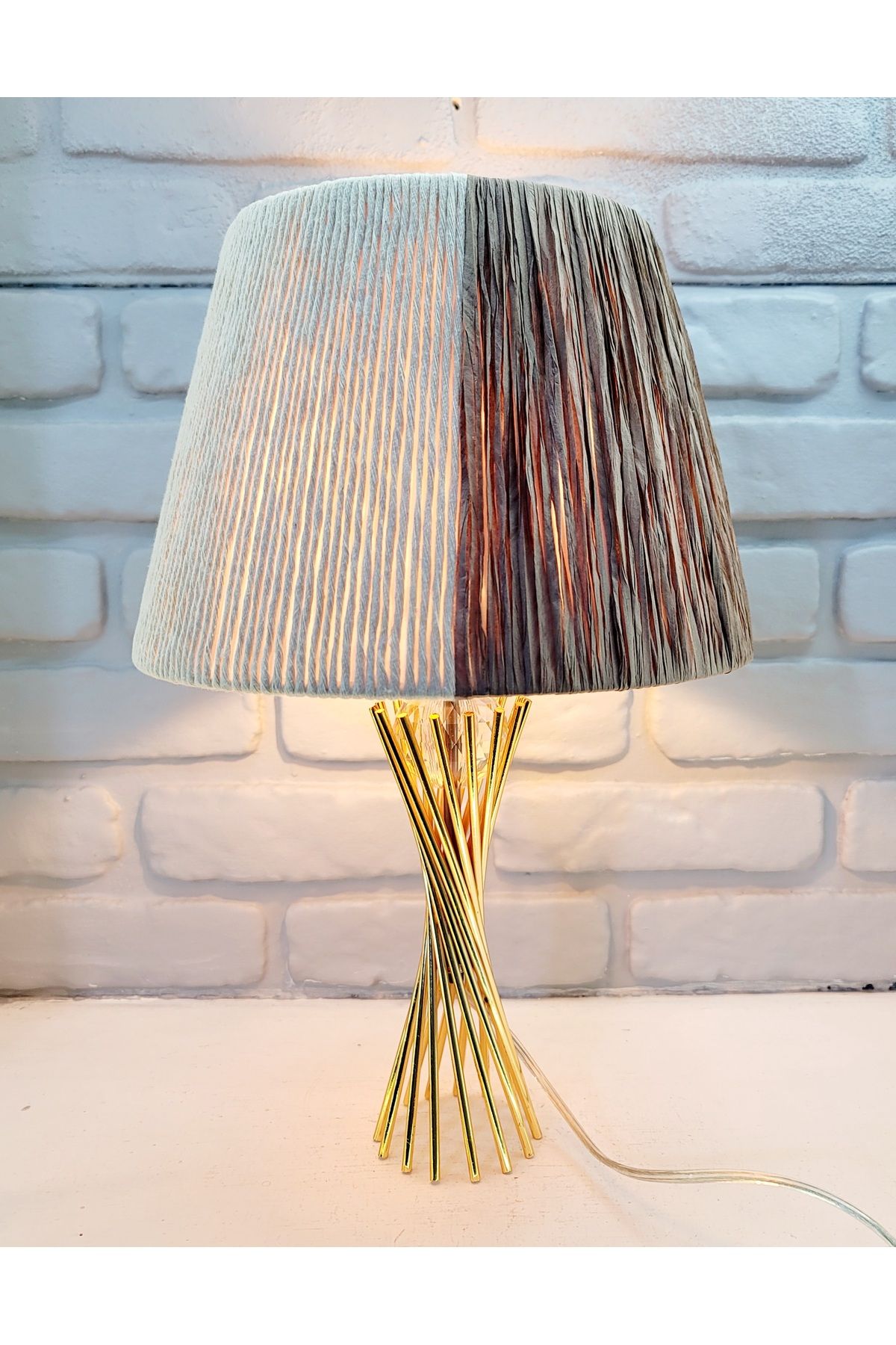 Decodelight Gold Kaplama Burgu Metal Ayaklı Kristal Cam Toplu Makrome ve Kağıt İp Sargı Şapkalı Abajur