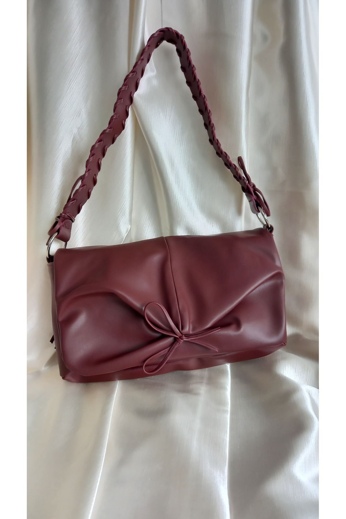 MODA KADIN ÖRGÜ SAPLI FİYONK DETAYLI KADIN KOL ÇANTASI