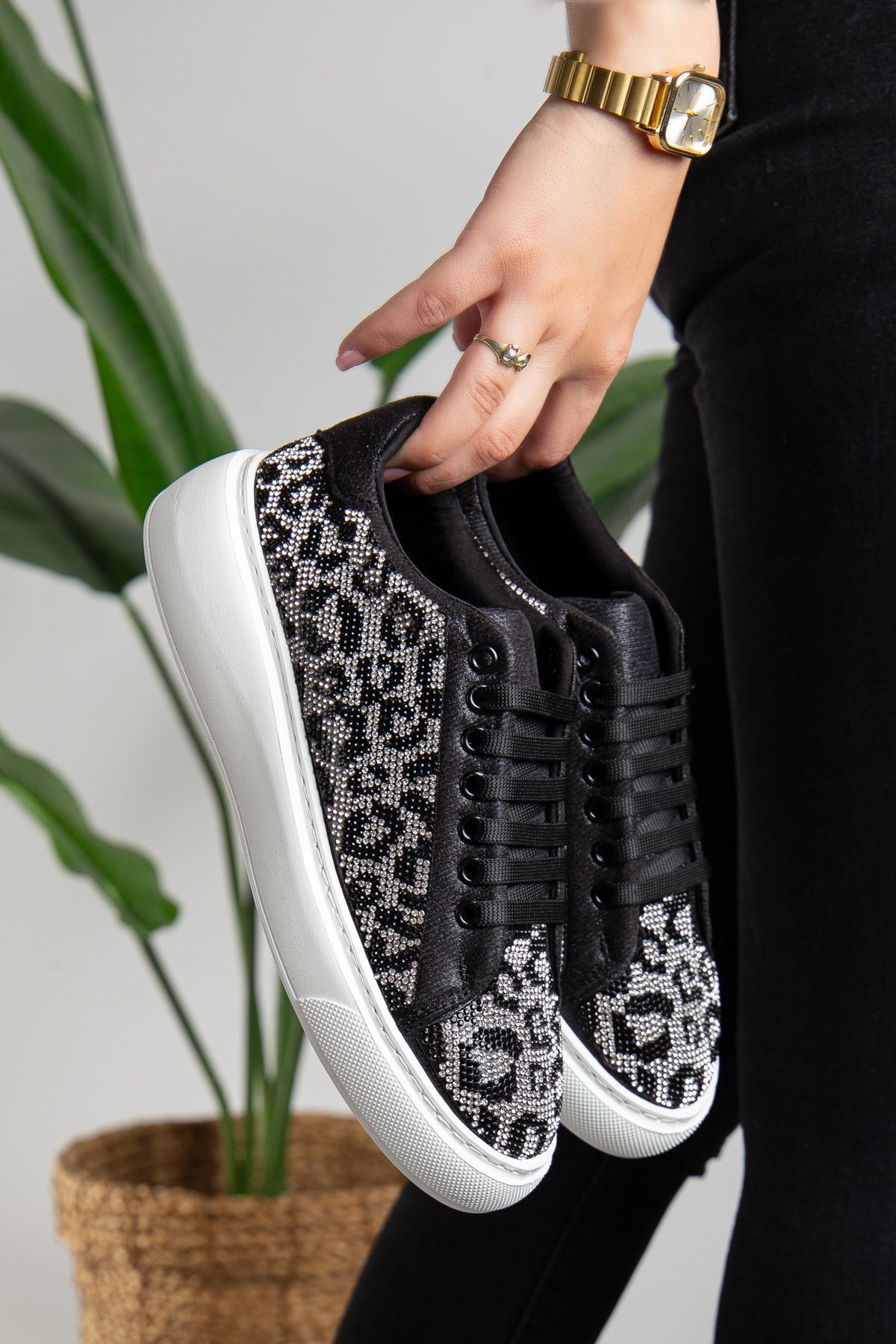 TAYYAR SHOES Kadın Spor Taşlı Şık Görünümlü Rahat Ayakkabı