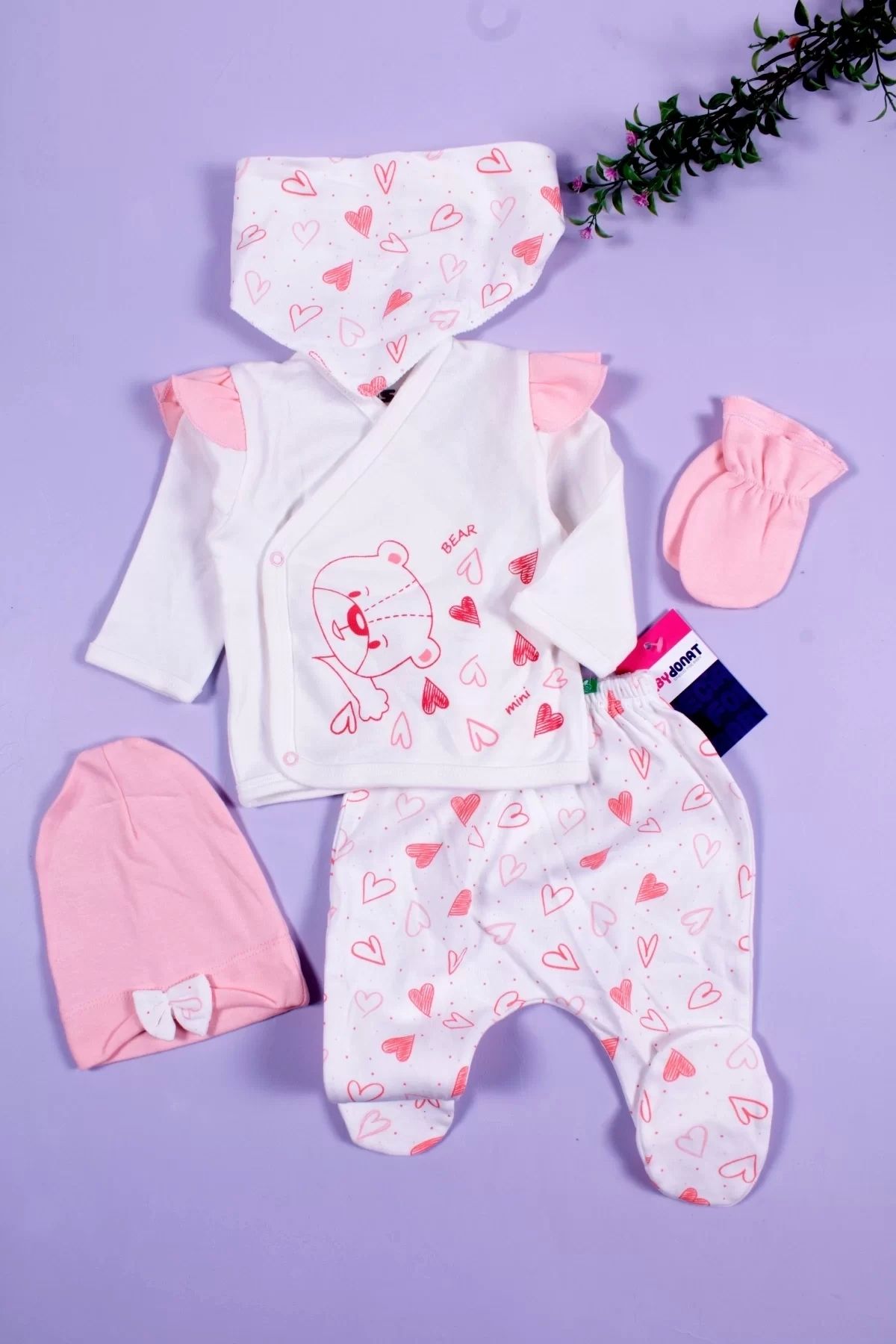 Moda Şahsenem Kalp Desenli 5'li Kız Bebek Hastane Çıkış Seti