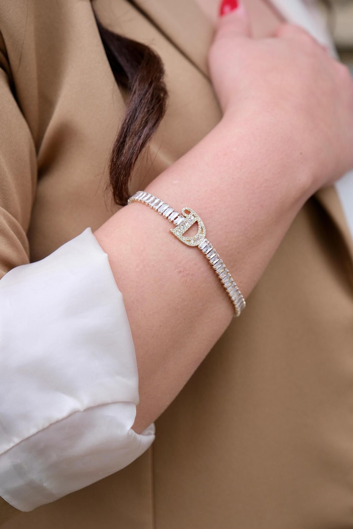 My Life Accessory ÇELİK BİLEKLİK HARFLİ SU YOLU BAGET D HARFİ VIP SERİ