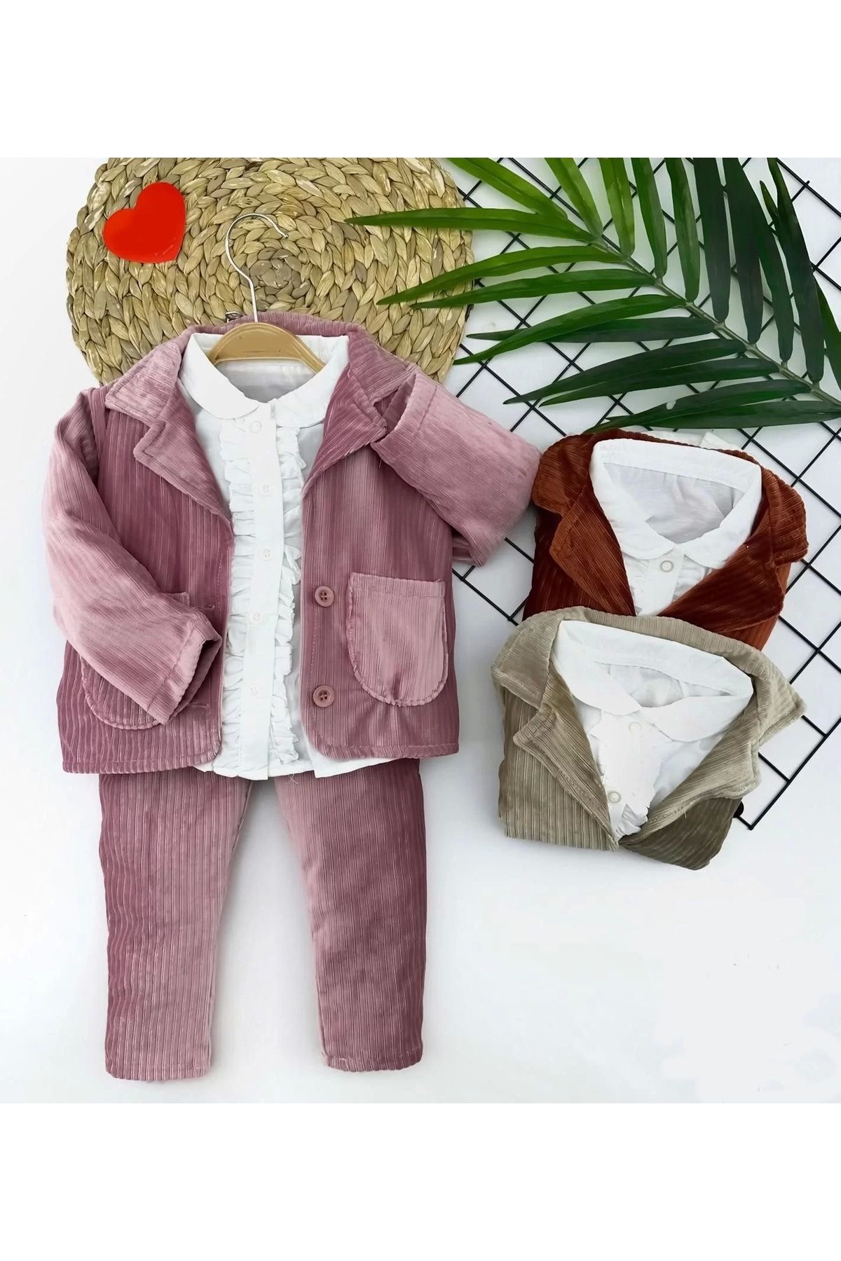 Moda Şahsenem 2-3-4-5 Yaş Düğme Kapamalı Fırfır Gömlekli Kadife Ceket Pantolon 3lü Kız Bebek Takımı Kahverengi