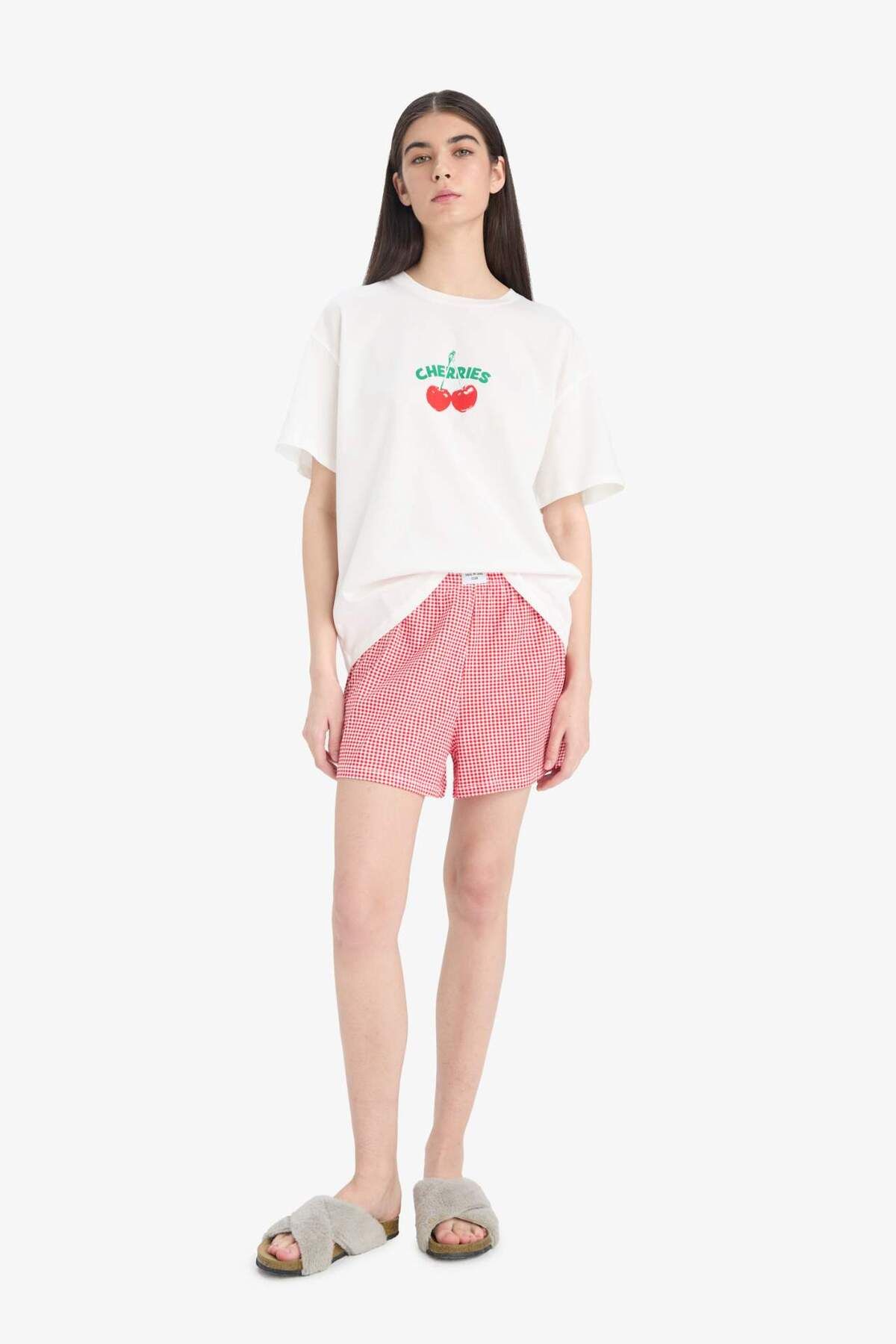 DeFacto Regular Fit Pijama Takımı Kısa Kollu Baskılı Pijama Üstü Esnek Belli Şort Pijama Altı-Fall in Love F