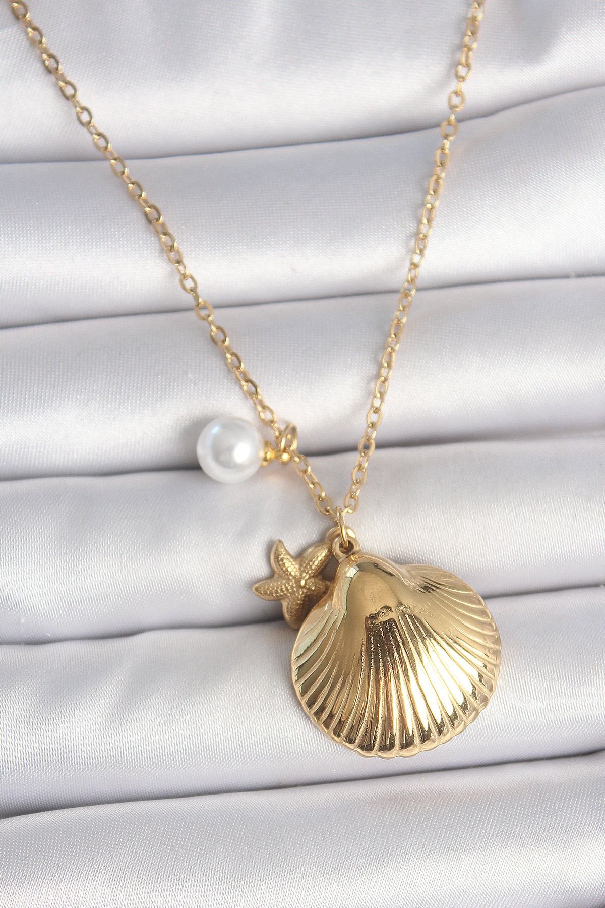 callerrons accessories Gold Renk Zincir Deniz Kabuğu Figür İnci Detay Kadın Kolye - EBJ250510W33780