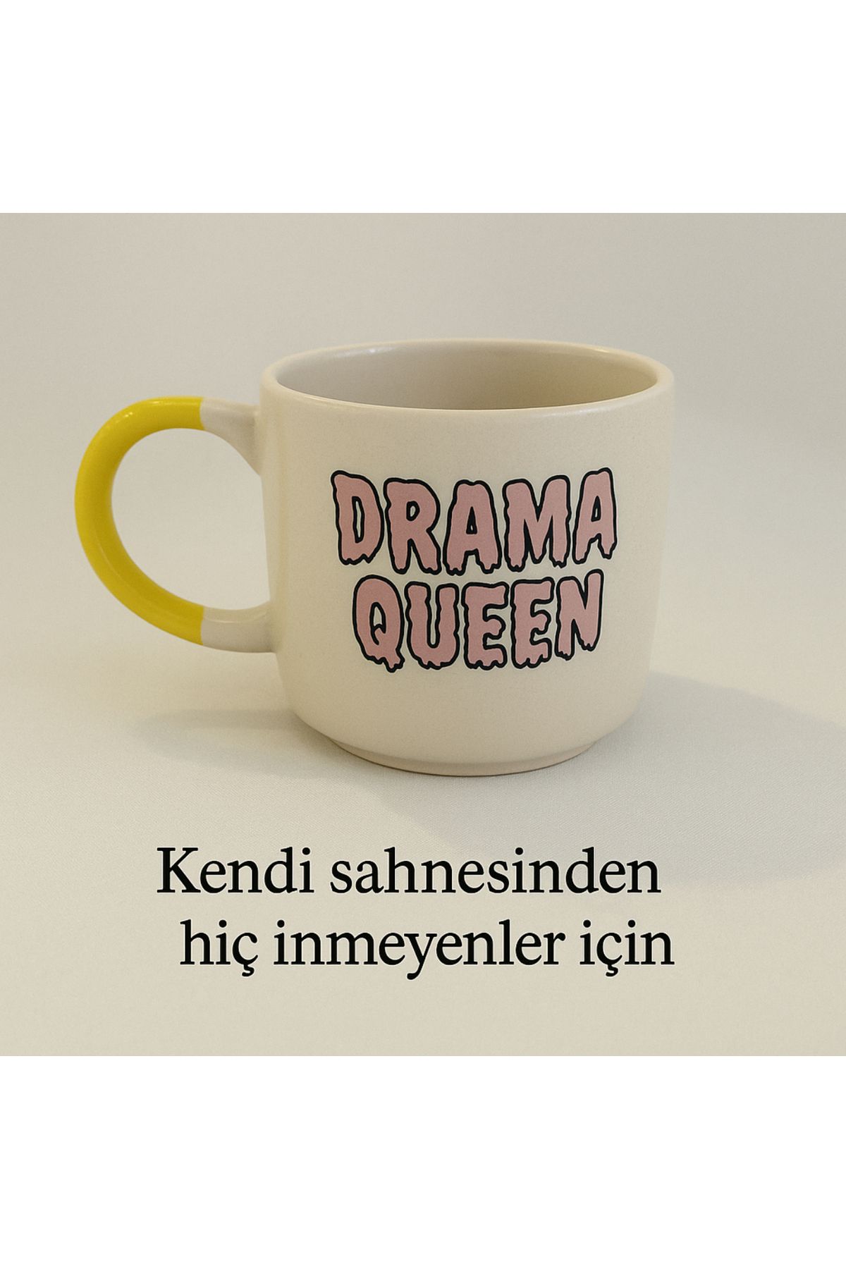 facnspt “Drama Queen Yazılı Seramik Kupa – Renkli Kulplu”