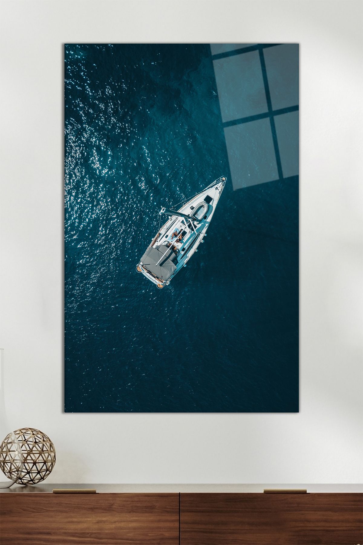 Vosevu Deniz Üstünde Yelkenli Dikey Cam Tablo, Modern Ev Dekoru, Hediyelik Duvar Dekorasyonu, Kırılmaz Cam