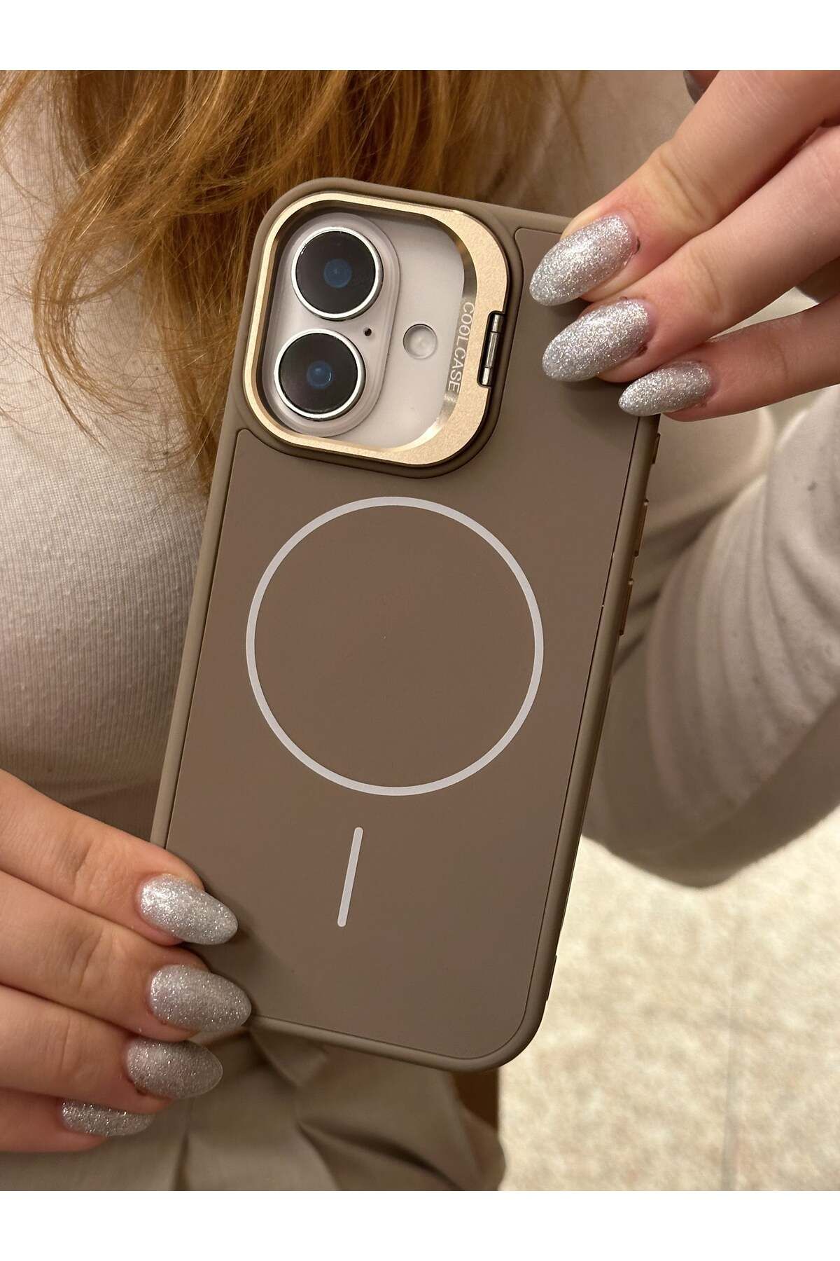Paladyum Case iPhone 16 Uyumlu İnce MagSafe Çizgili Metal Kamera Çerçeve Standlı Çöl Titanyum Kılıf