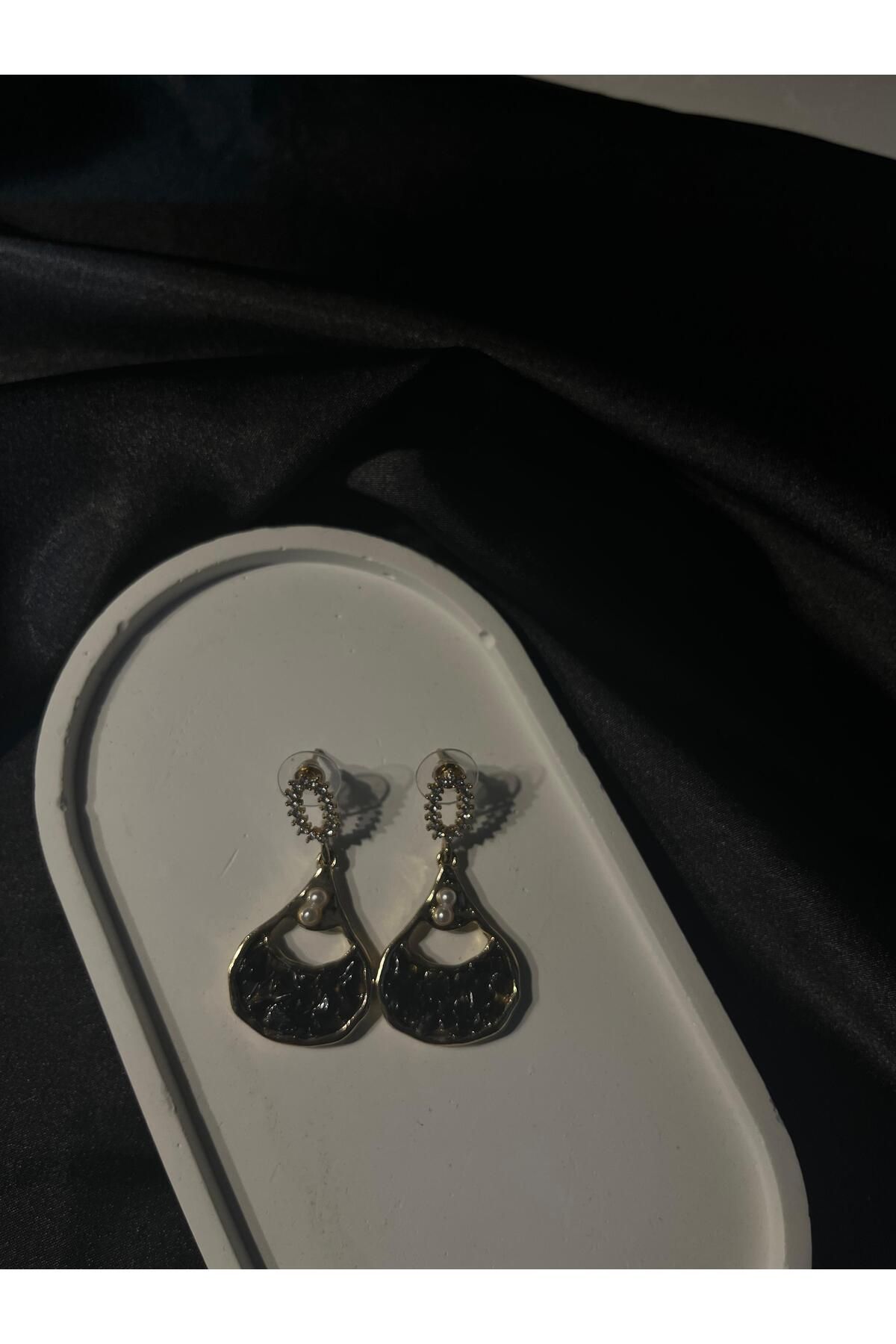 FT Tasarım ÖZEL TASARIM SİYAH DOĞAL TAŞLI GOLD ÇLİK KÜPE