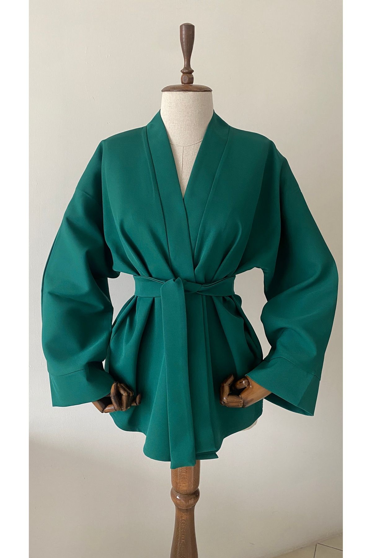 Glowear Atelier Zümrüt Yeşili Kadın Kuşaklı Tasarım Kimono