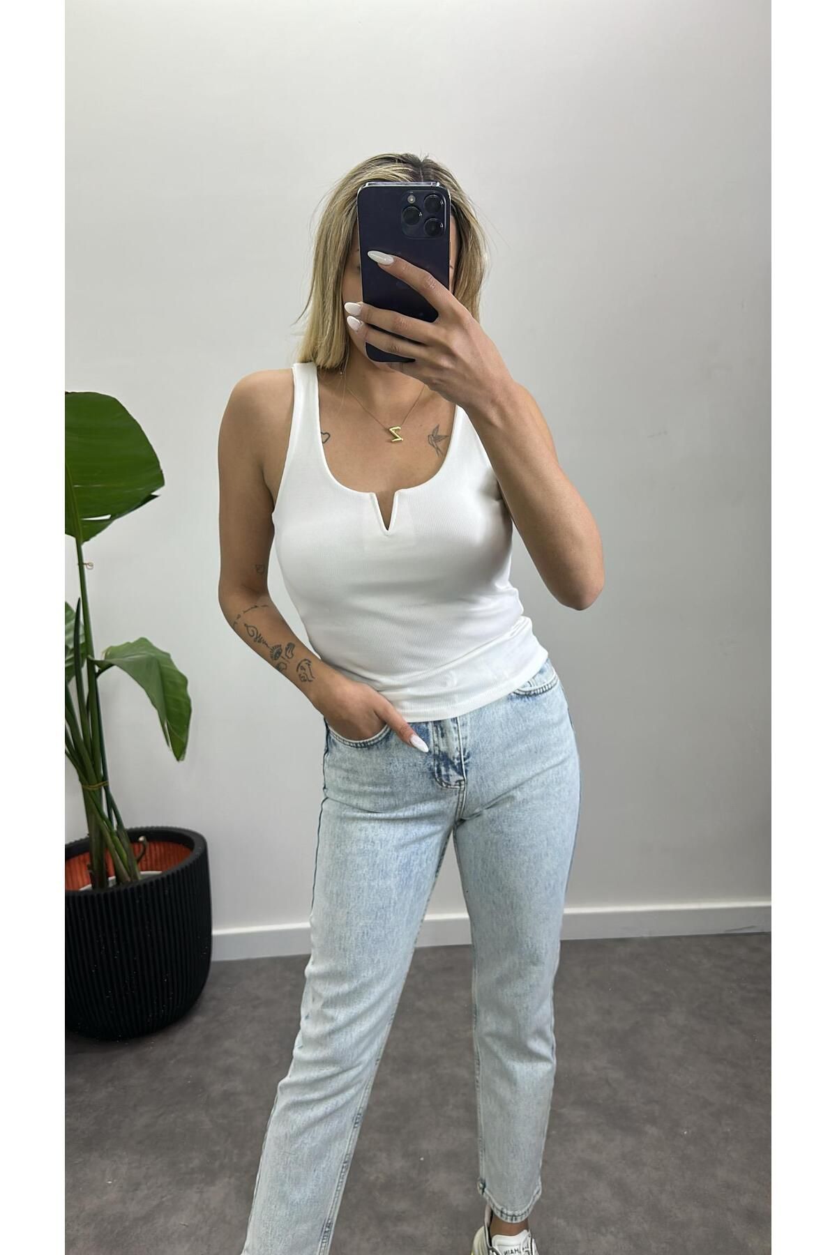 Acar Boutique V Demirli Atlet