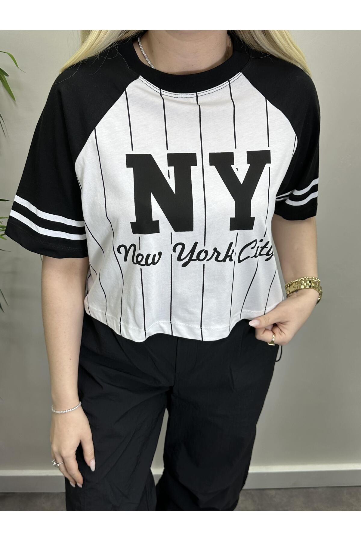 Acar Boutique Ny Crop Tişört