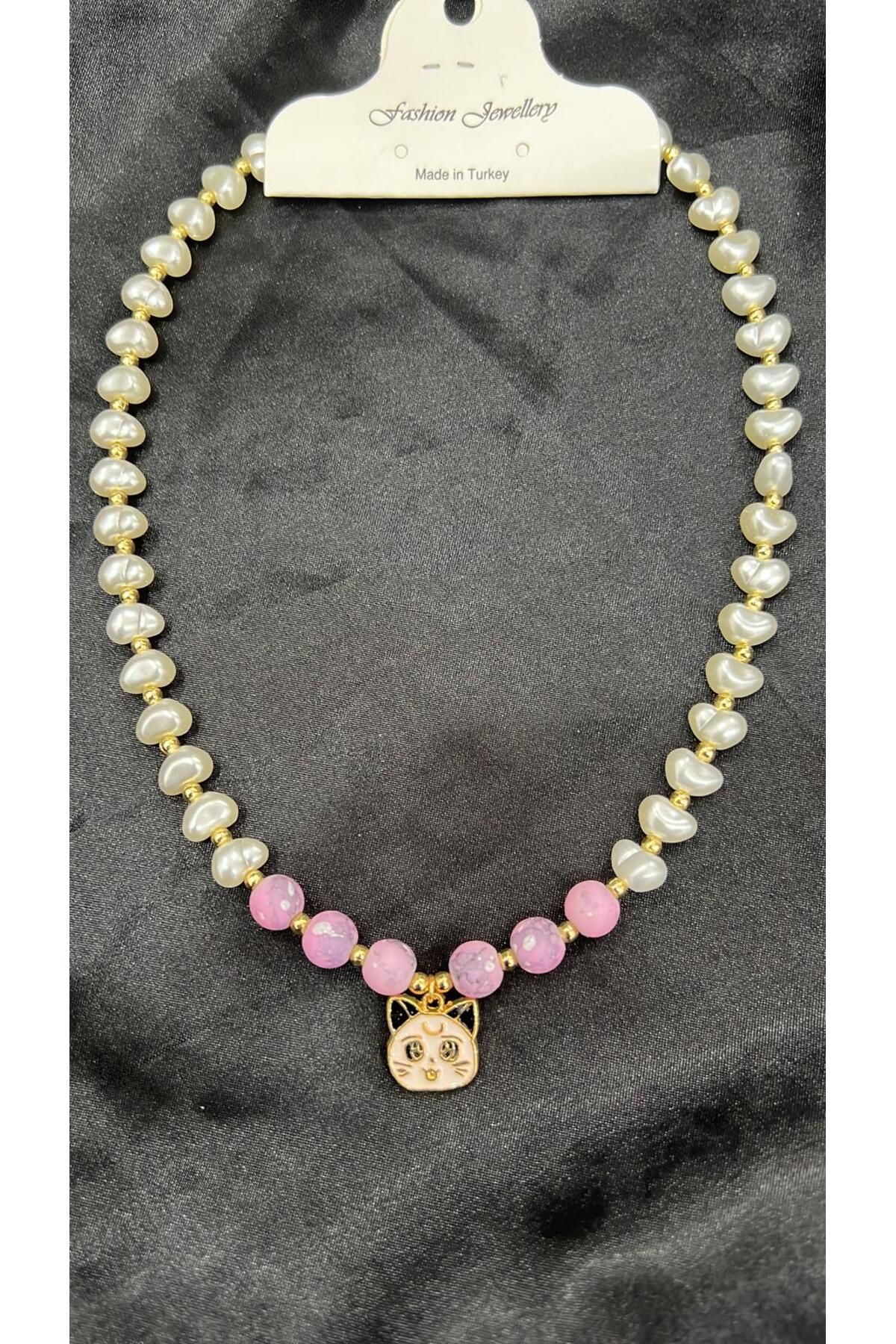 Meri Pembe ve kalpli inci boncuklu kedi model kolye