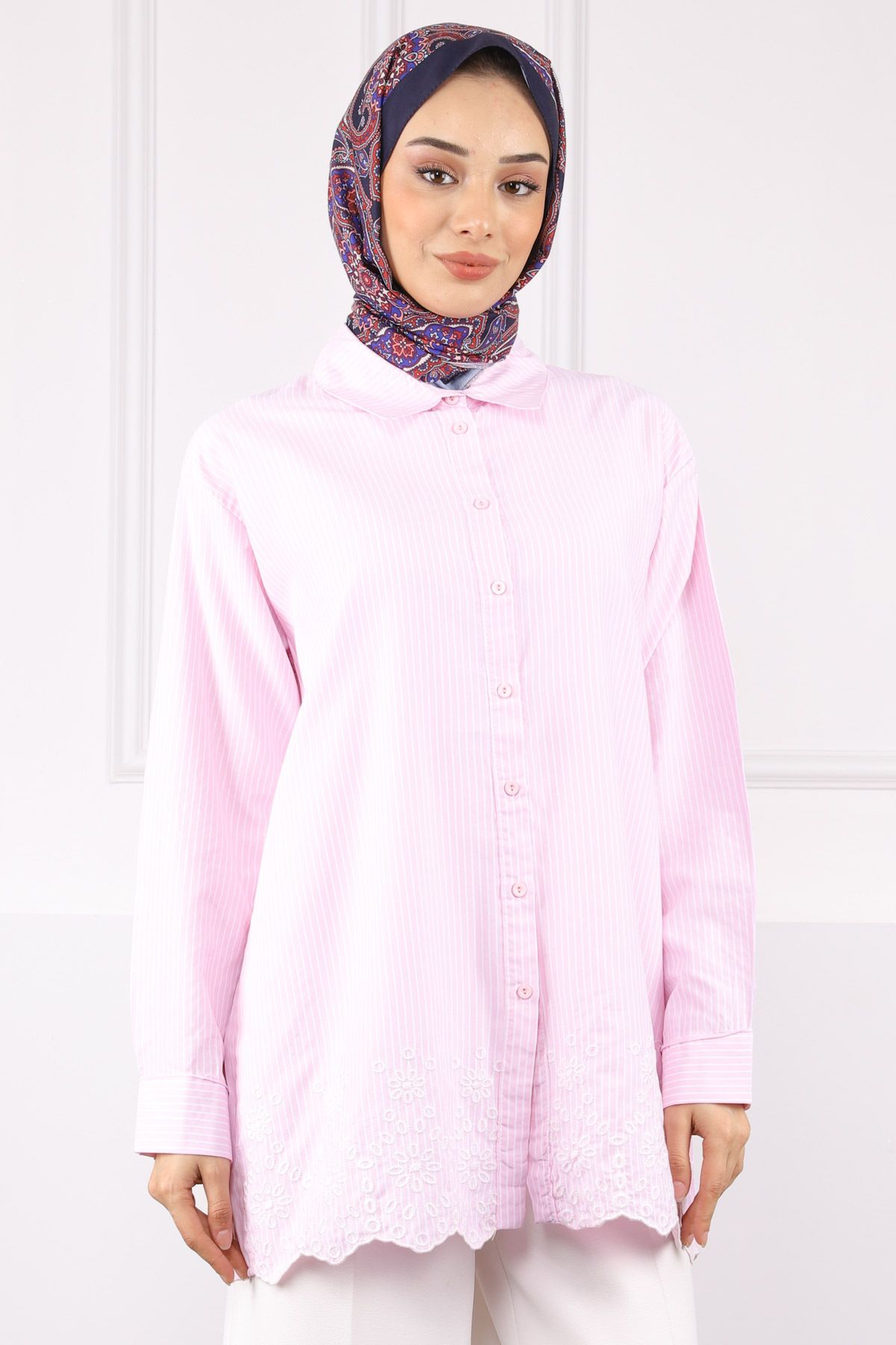 İmajButik Pembe Etek Ucu Nakış İşlemeli Çizgili Gömlek