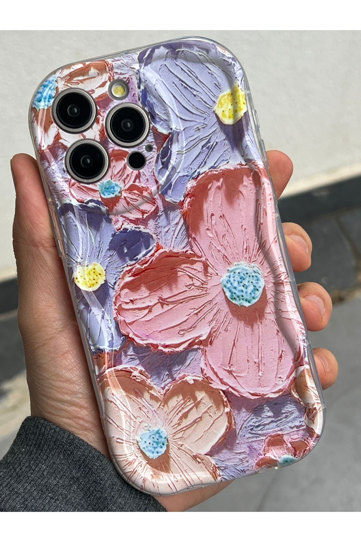 EDELFU iPhone 15 PRO MAX Çiçek Desenli Yanları Dalgalı Korumalı Koruyucu Silikon Kapak Kılıf