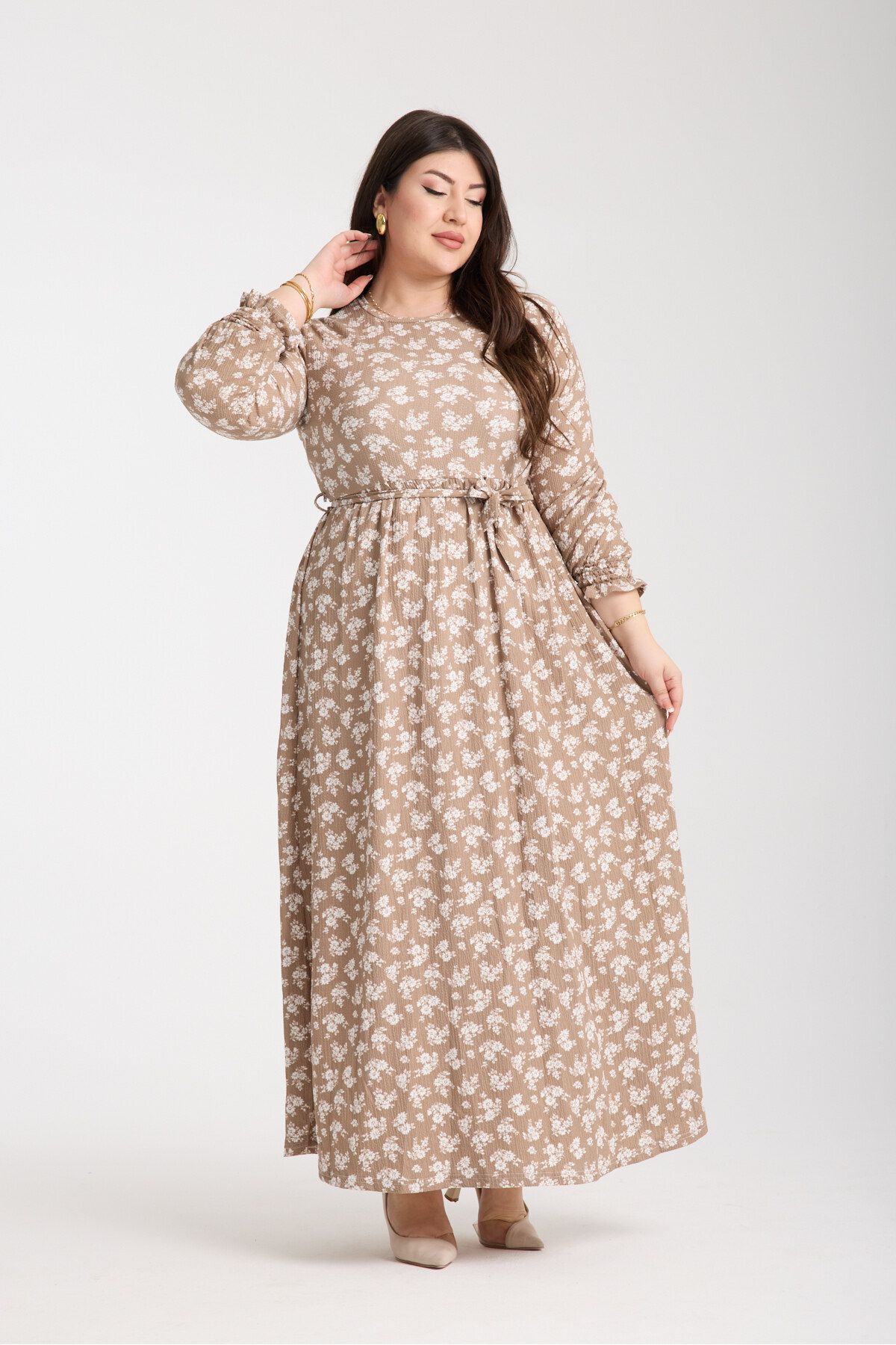 Moda Days Bej Çiçek Desenli Kuşaklı Uzun Elbise – Rahat ve Şık Seçim