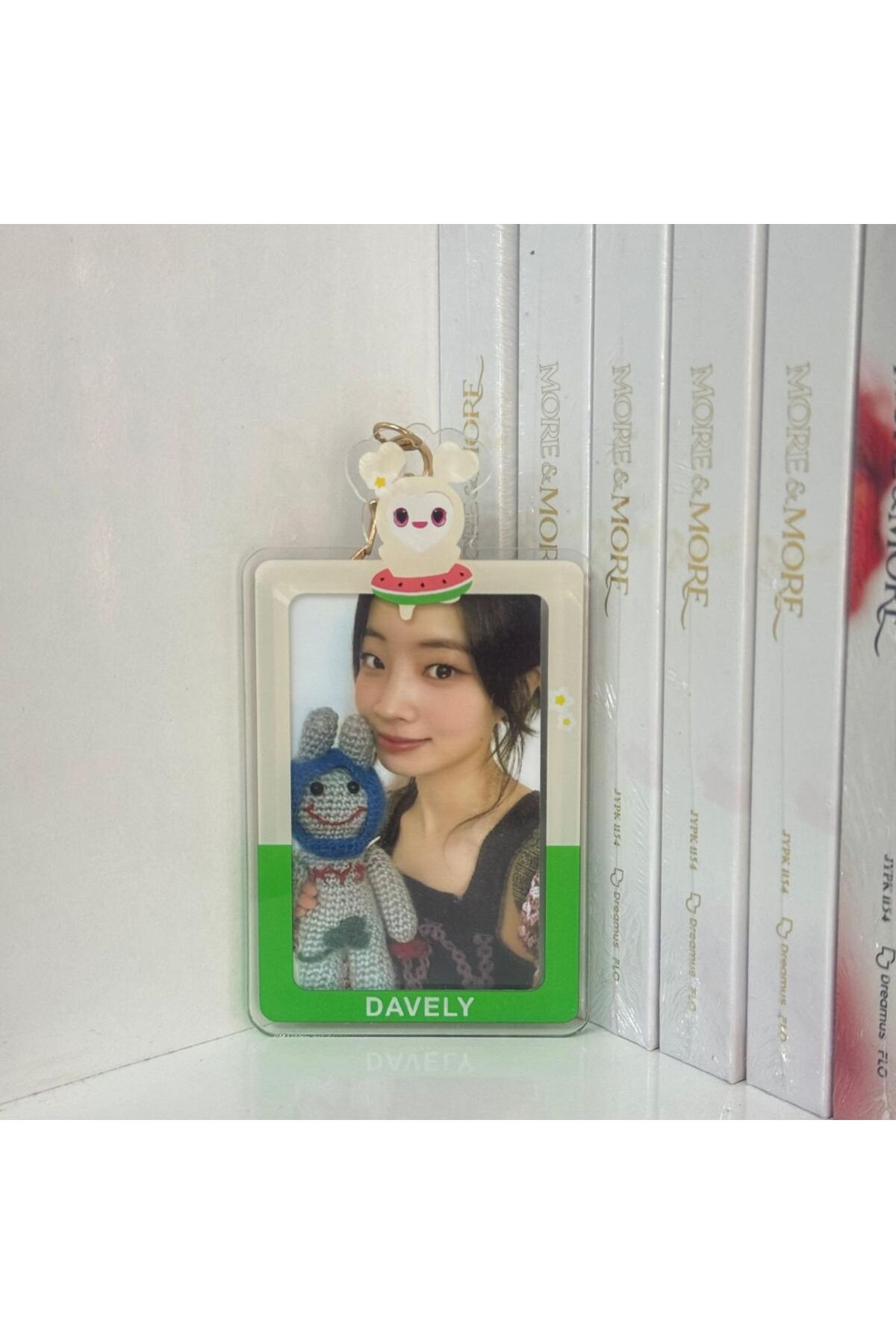 Kpop Dünyasi TWICE '' Davely '' Sert Kapak Card Holder/Anahtarlık