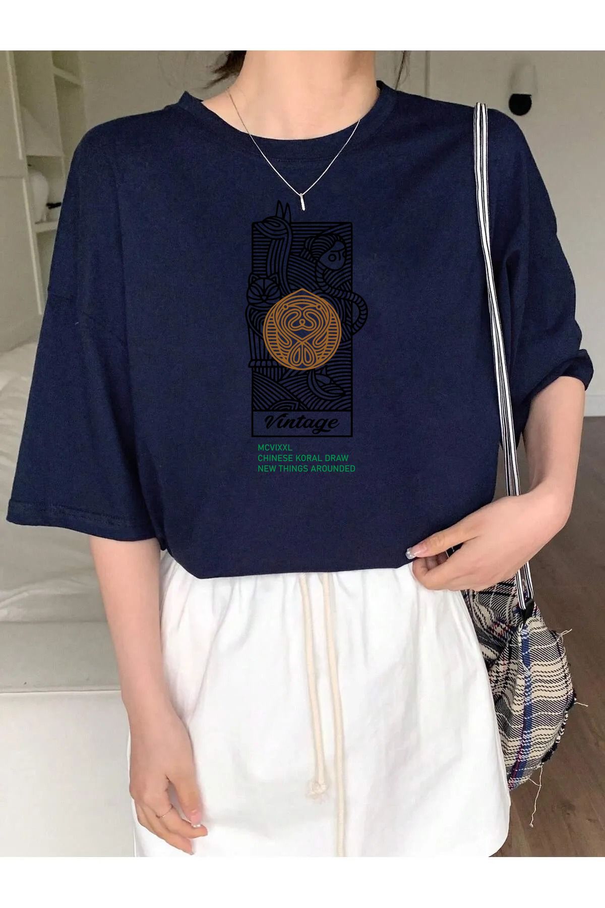 qavnas Unisex Vintage Baskılı Rahat Kesim Lacivert T-Shirt