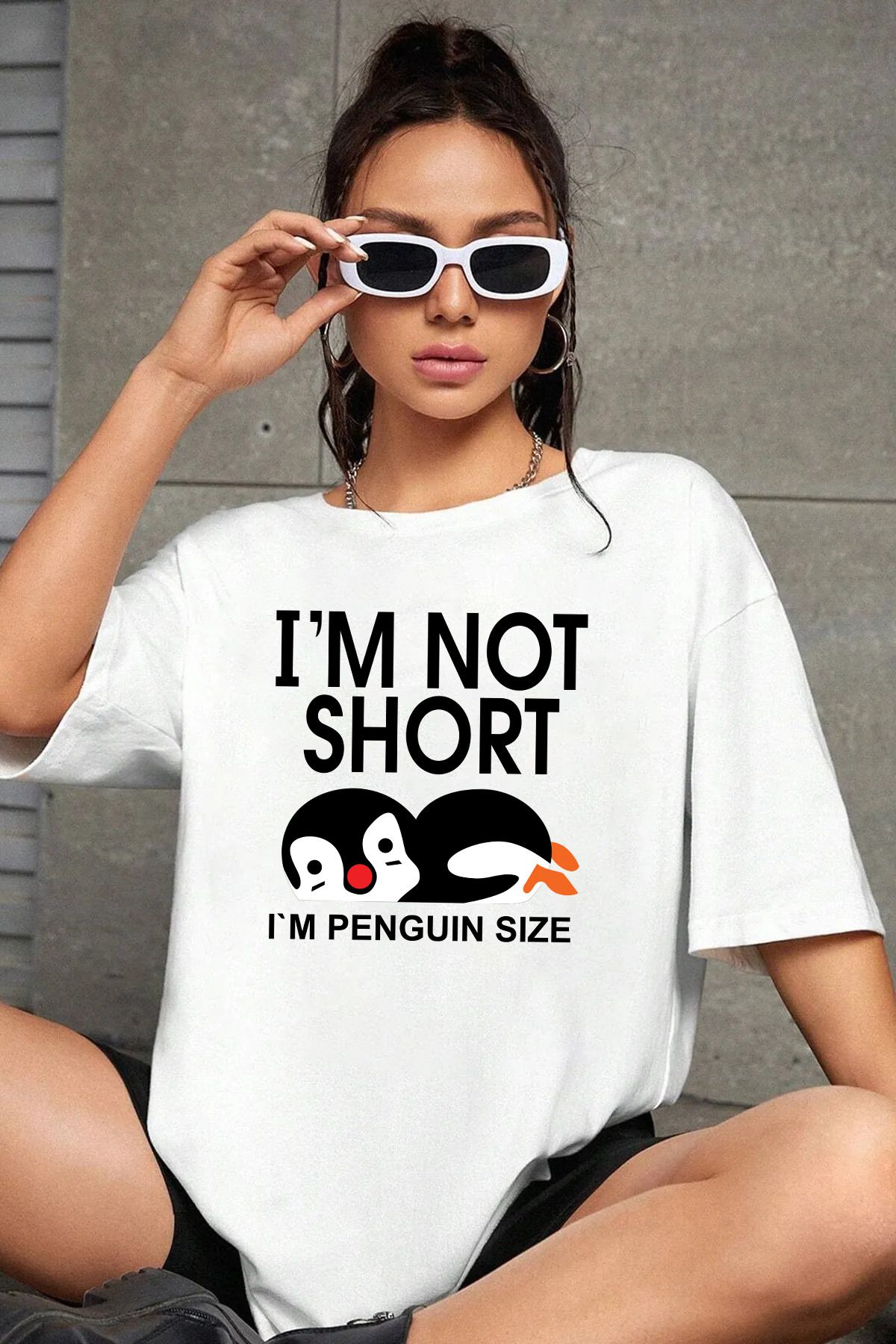 qavnas Unisex I'm Not Short Penguin Baskılı Rahat Kesim Beyaz T-Shirt