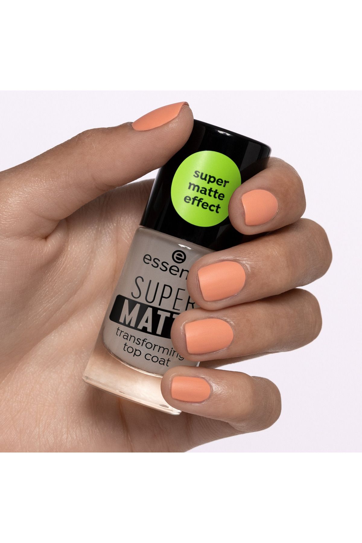 Essence-SUPER MATTE transforming top coat 5