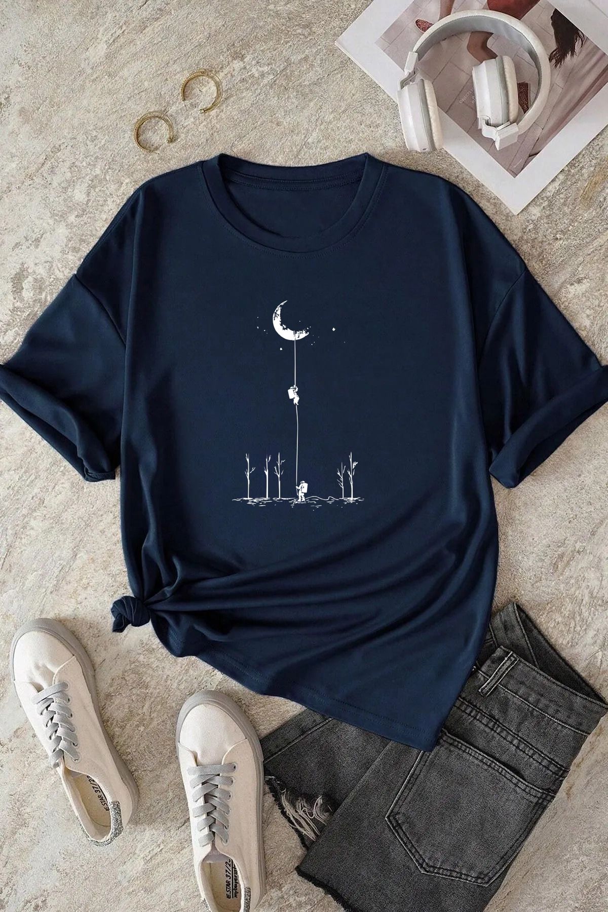 ciwi&life Unisex Ay Satürn Baskılı Rahat Kesim Lacivert T-Shirt